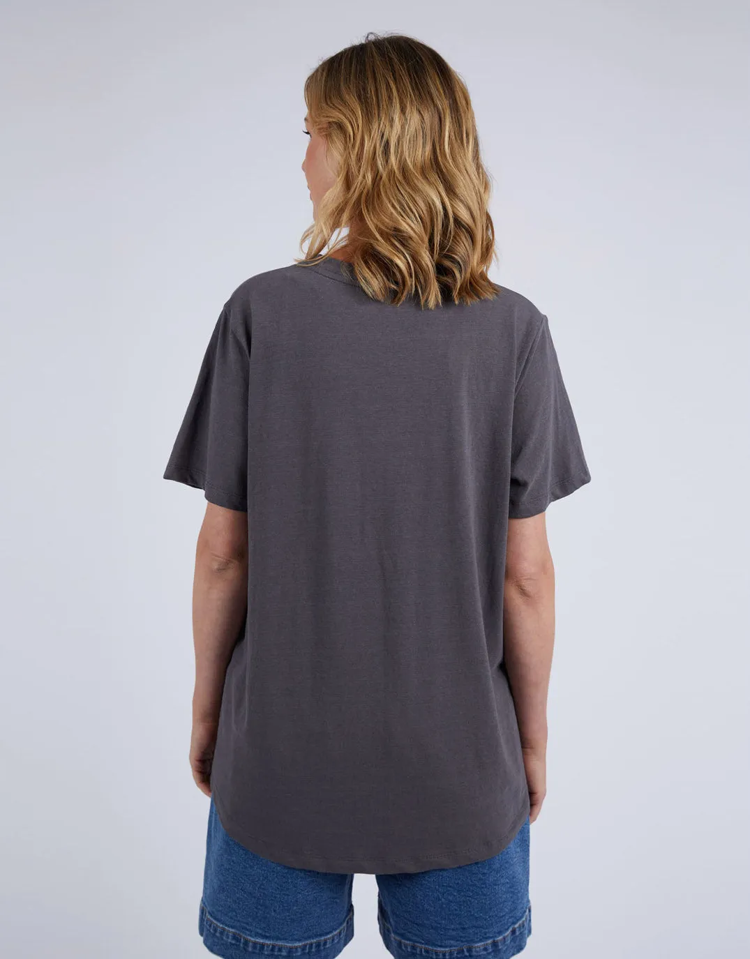 Accolade Tee - Charcoal