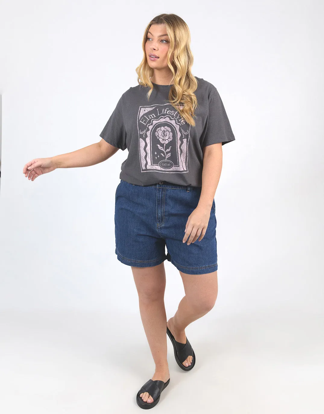 Accolade Tee - Charcoal