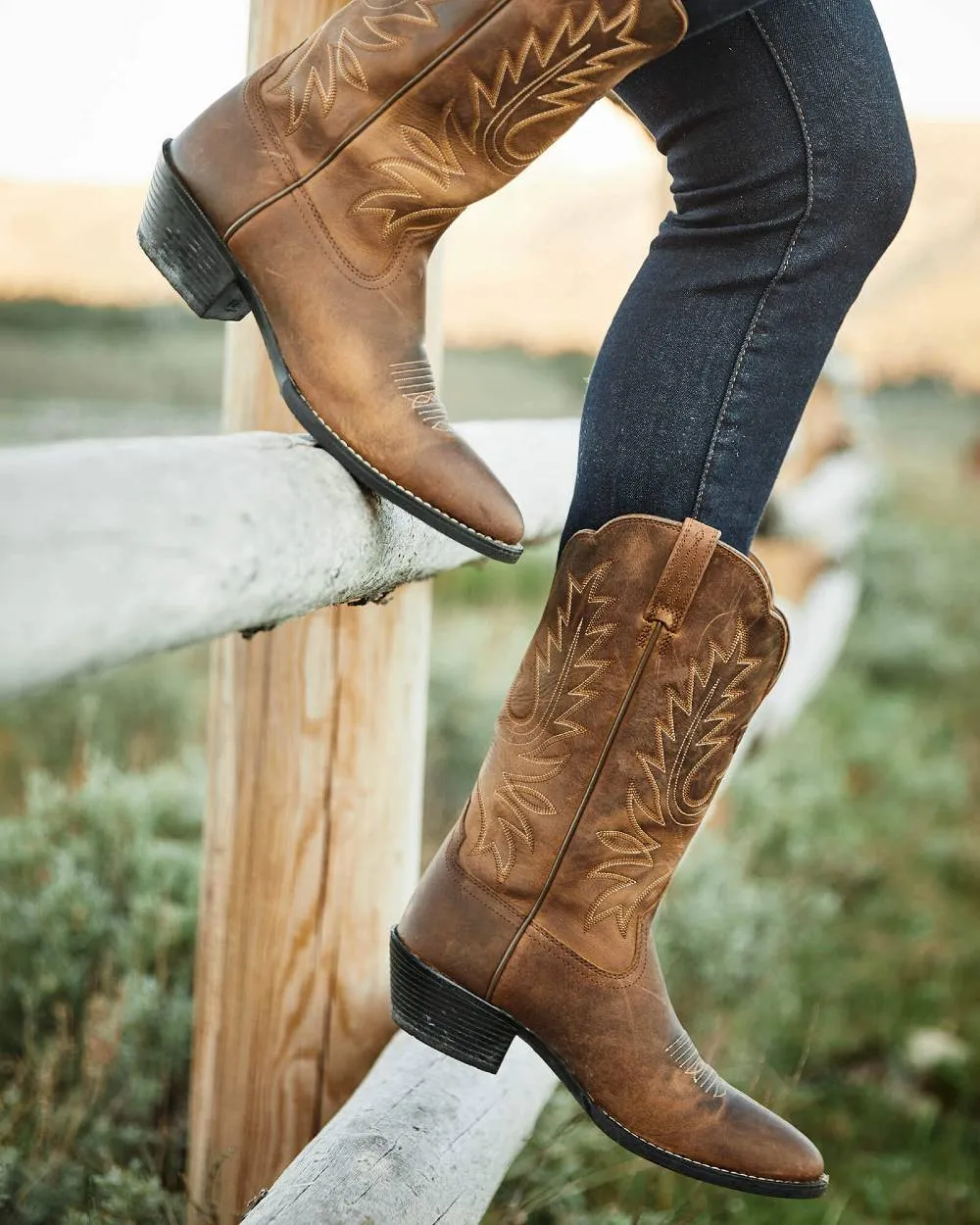 Ariat Womens Heritage R Toe Western Boot