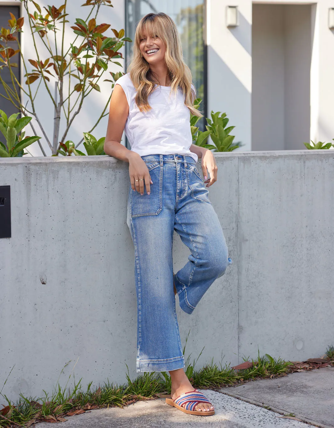 Catalina Cropped Wide Leg Jeans - Mid Wash