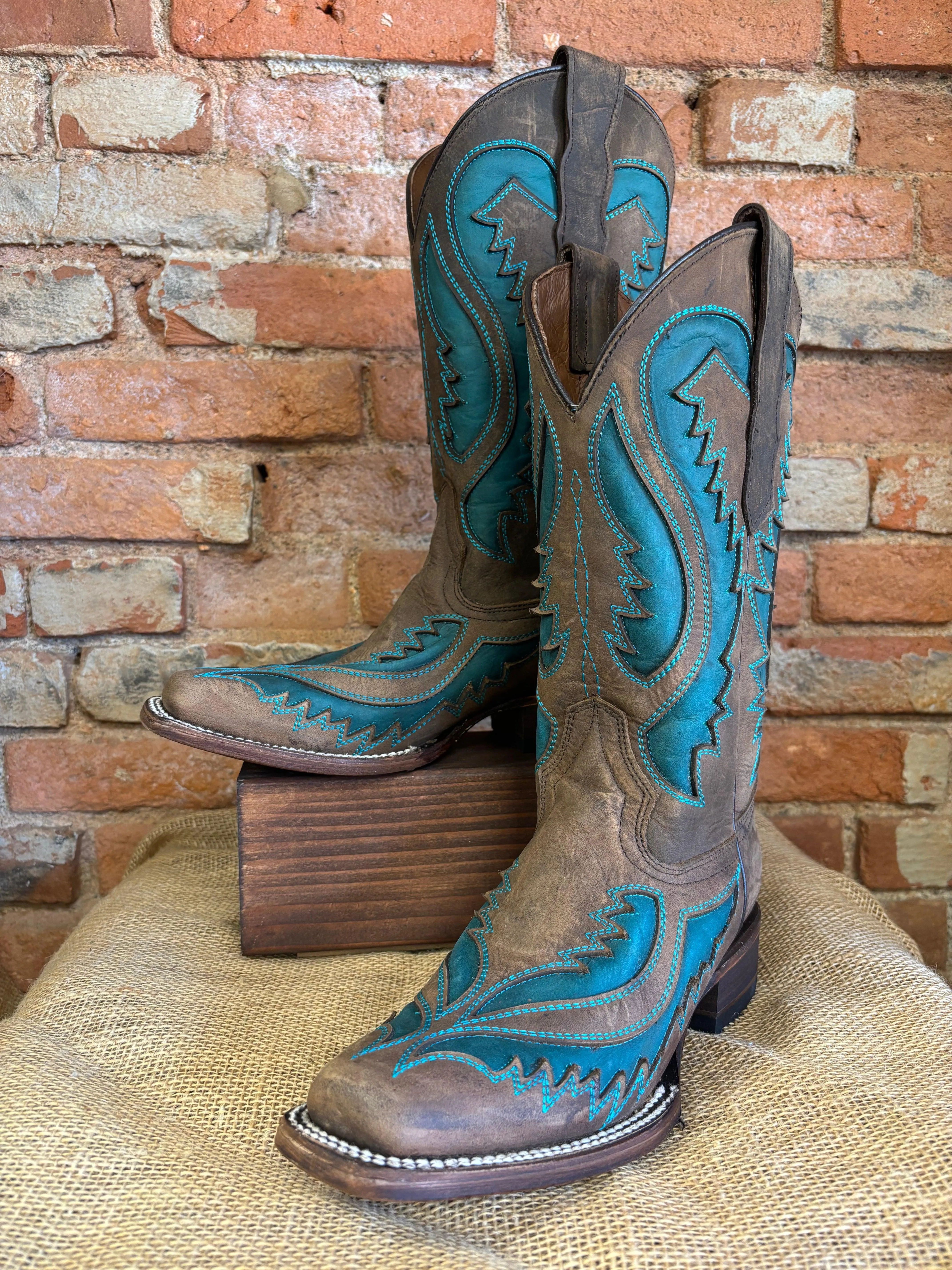 Circle G Women's Brown & Turquoise Inlay Square Toe Cowgirl Boots L6128