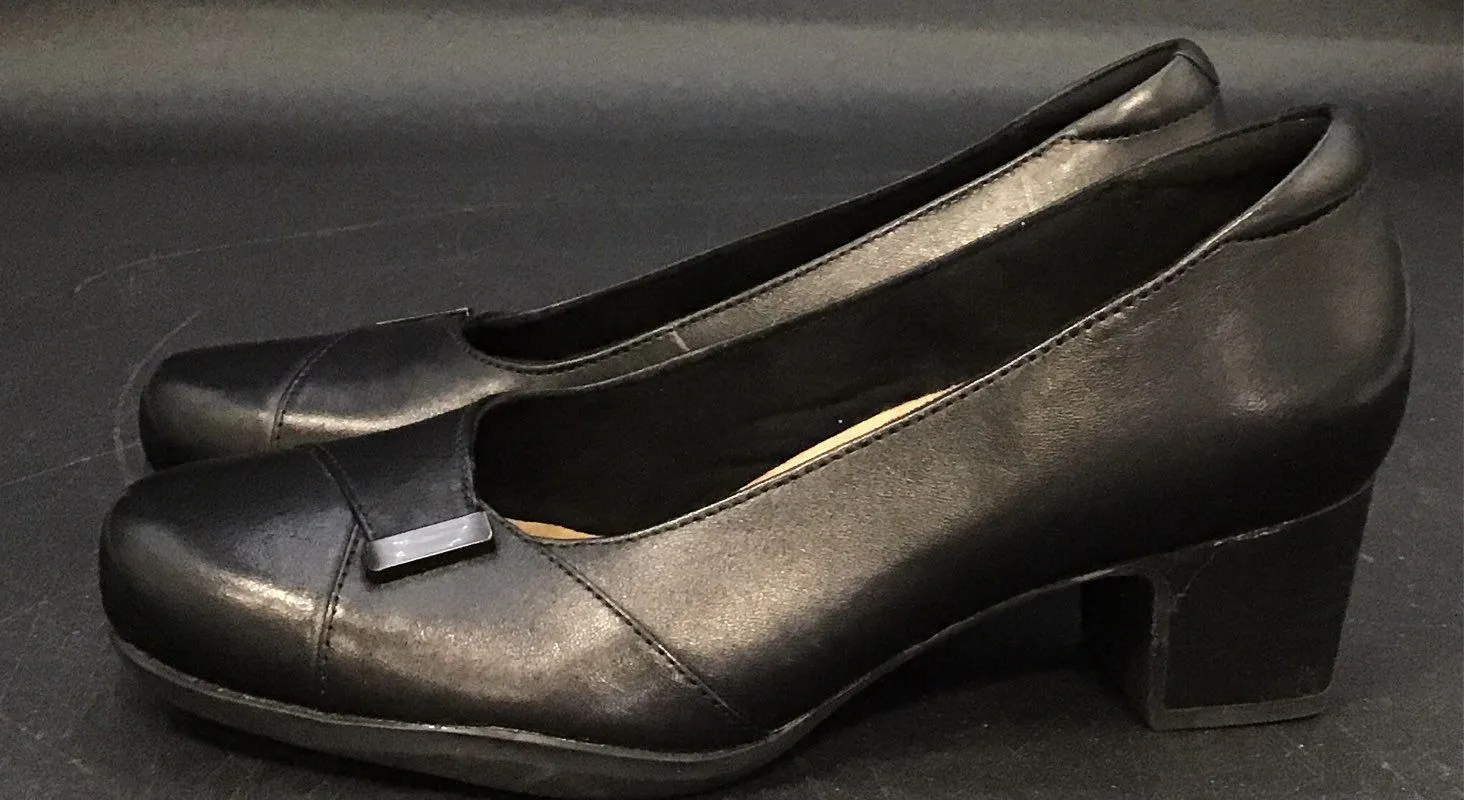 Clarks Women's Black Block Pump Heels - Size 8