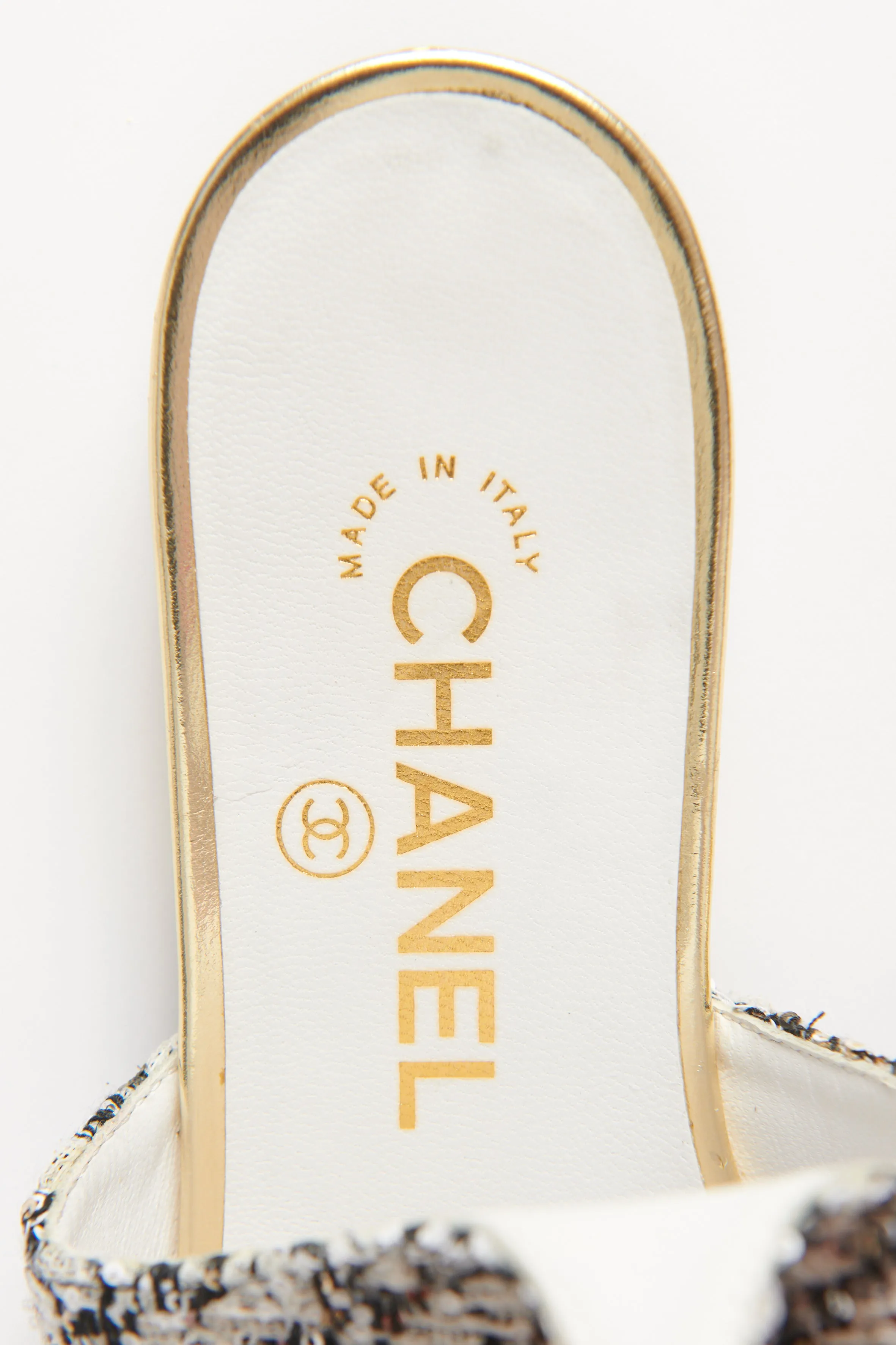 Cruise 2015 Black and White Tweed Preowned Mule