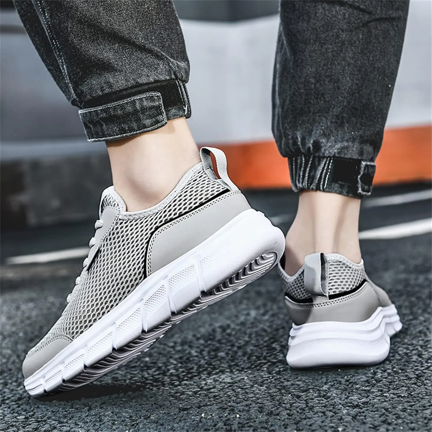 Fashion Spring and Summer Men Sports Shoes Flat Lightweight Mesh Breathable Lace Up Solid Color Casual Sneaker Men