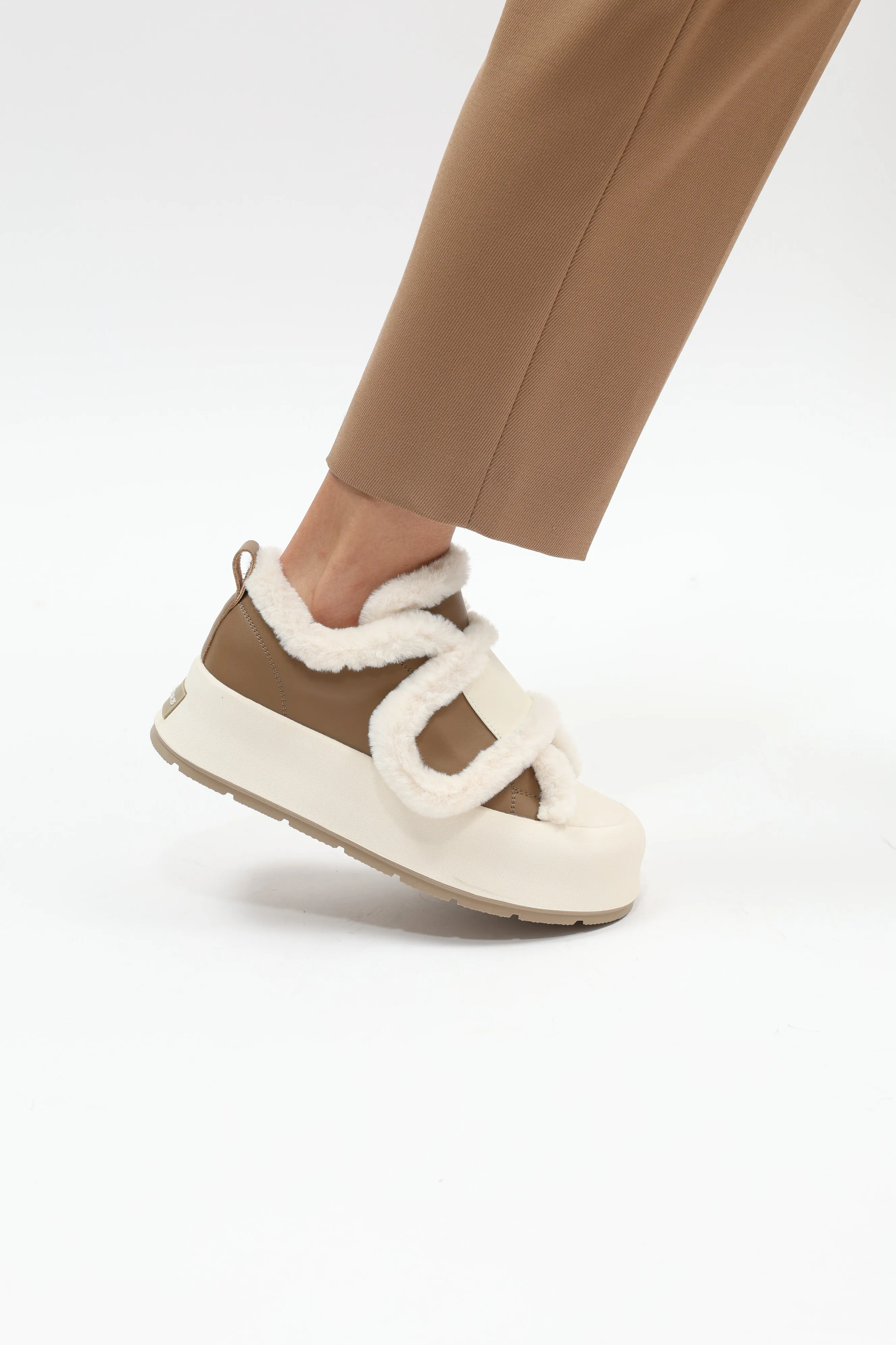 Leora Beige