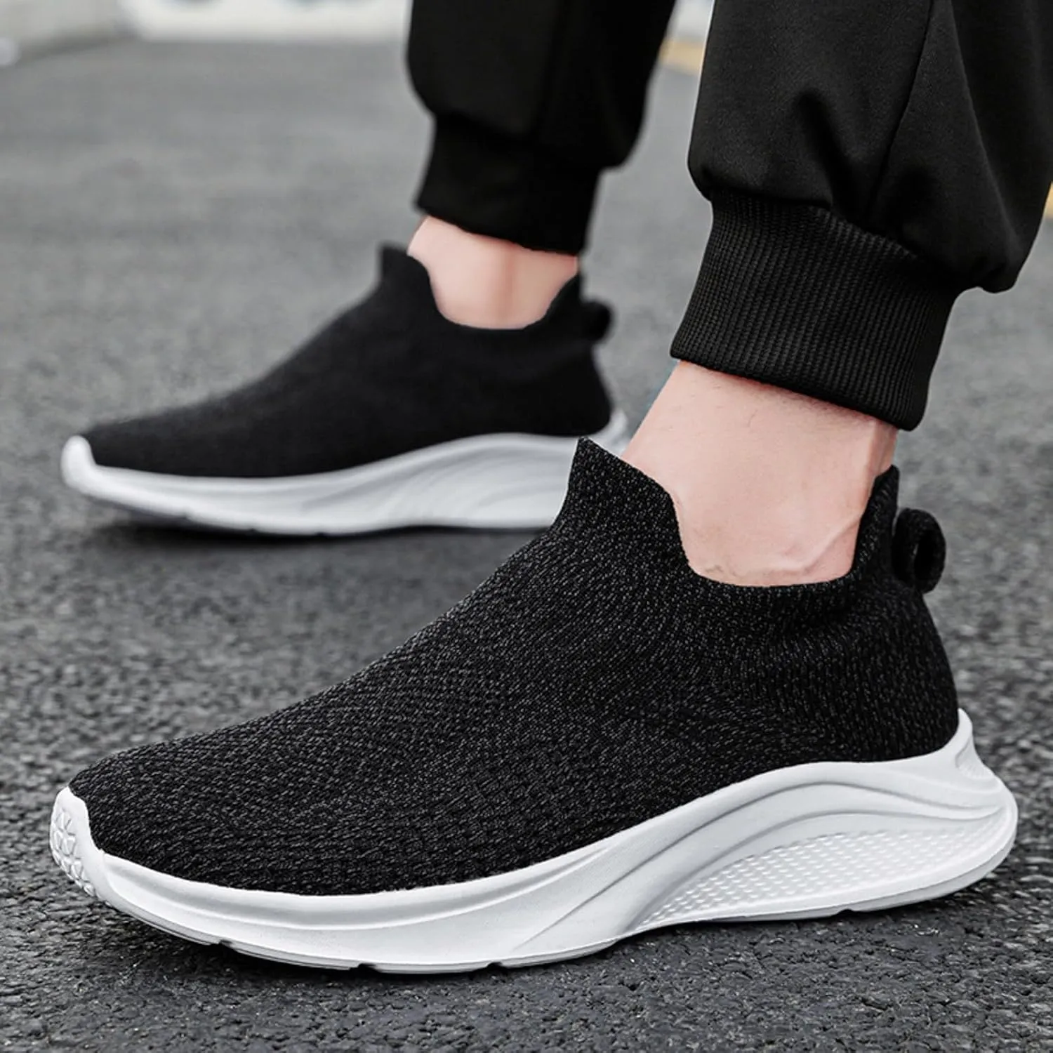 Men Sports Shoes Fashionable New Pattern Simple and Pure Color Comfortable Mesh Breathable and Sneaker for Men