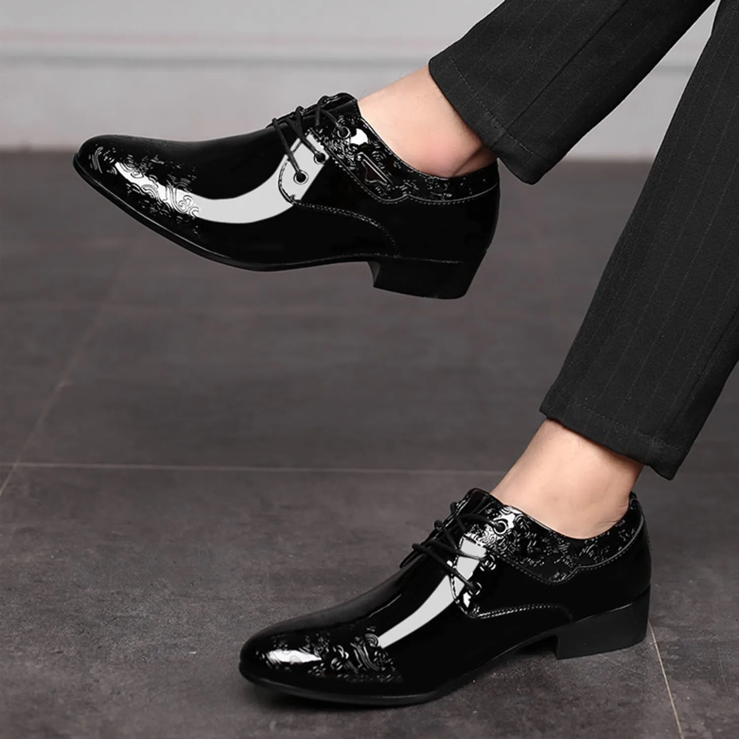 Men's Brogues Classic Patent Leather Dress Shoes Modern Formal Derbys Business Shoes Lace-ups Oxford Shoes