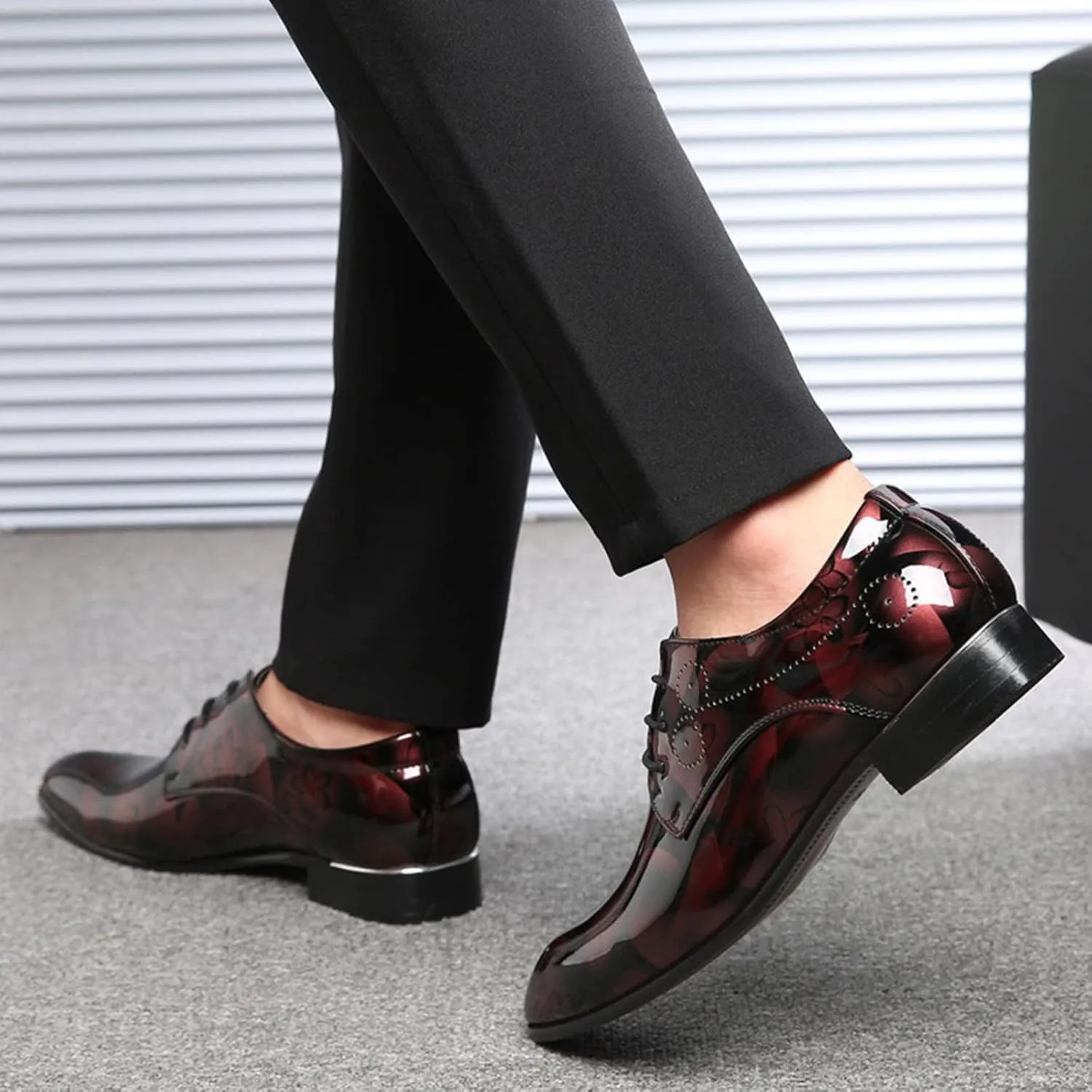 Men's Casual Dress Shoes with Blue Pattern Comfortable Low Heel Business Formal Shoes Pointed Toe Dress Oxfords Men Lace up Patent Leather Shoe Elegant Dating Fashion Shoe Casual Brogues