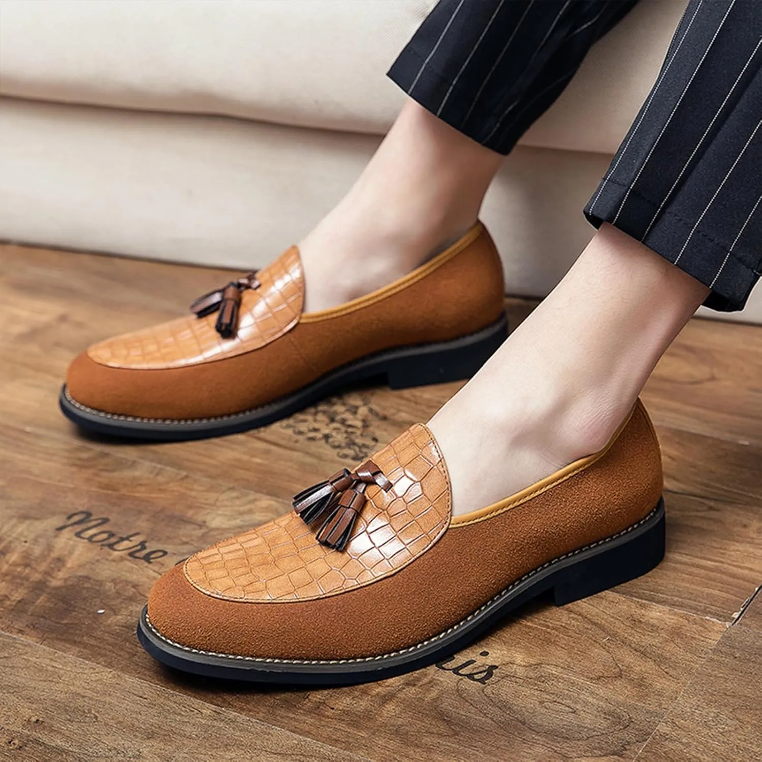Men's Classic Leather Tassel Low Heel Dress Loafers Comfortable Lightweight Retro Printing Smoking Shoes Anti-Slip Slip-Ons Business Formal Leather Shoes