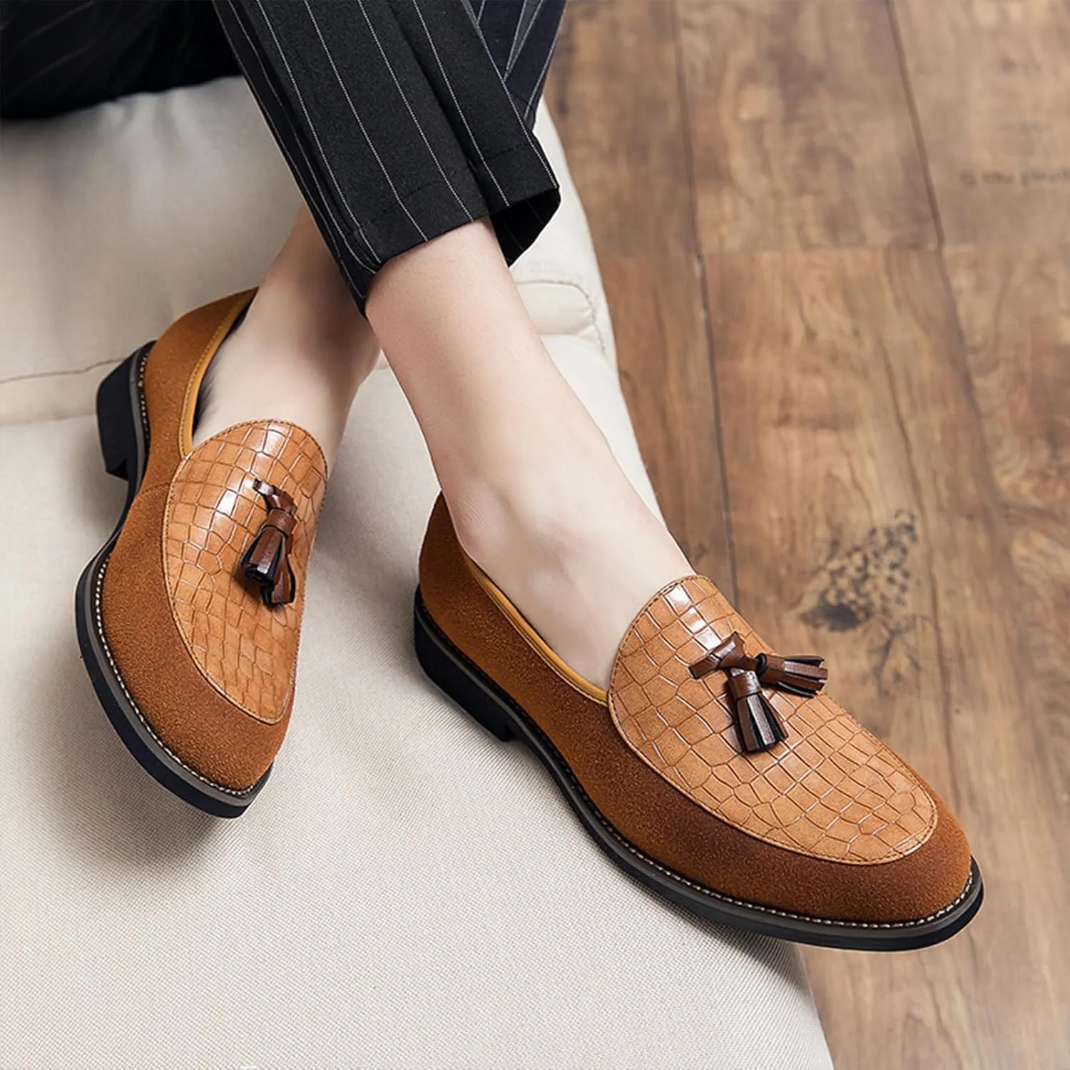 Men's Classic Leather Tassel Low Heel Dress Loafers Comfortable Lightweight Retro Printing Smoking Shoes Anti-Slip Slip-Ons Business Formal Leather Shoes