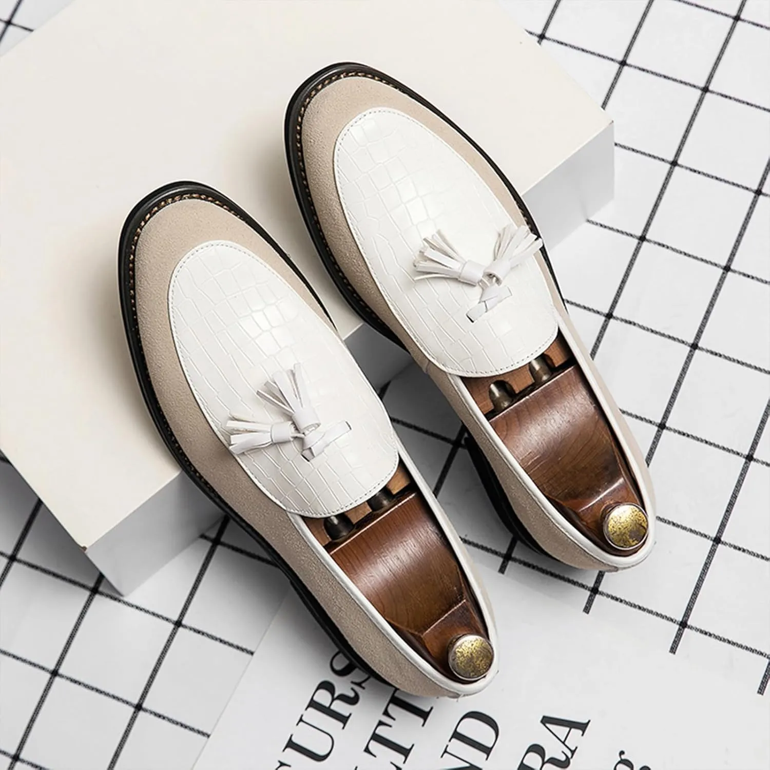 Men's Classic Leather Tassel Low Heel Dress Loafers Comfortable Lightweight Retro Printing Smoking Shoes Anti-Slip Slip-Ons Business Formal Leather Shoes