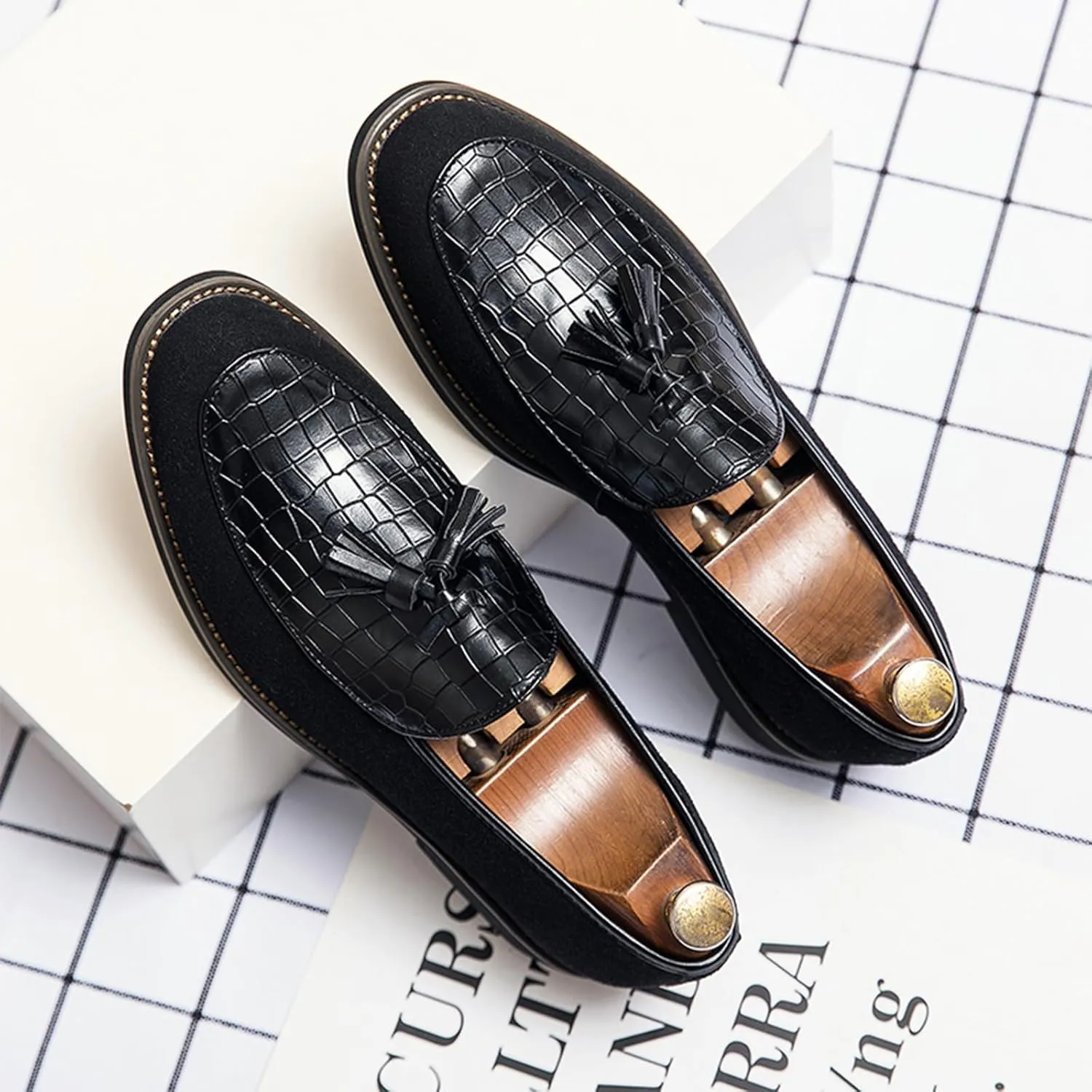 Men's Classic Leather Tassel Low Heel Dress Loafers Comfortable Lightweight Retro Printing Smoking Shoes Anti-Slip Slip-Ons Business Formal Leather Shoes
