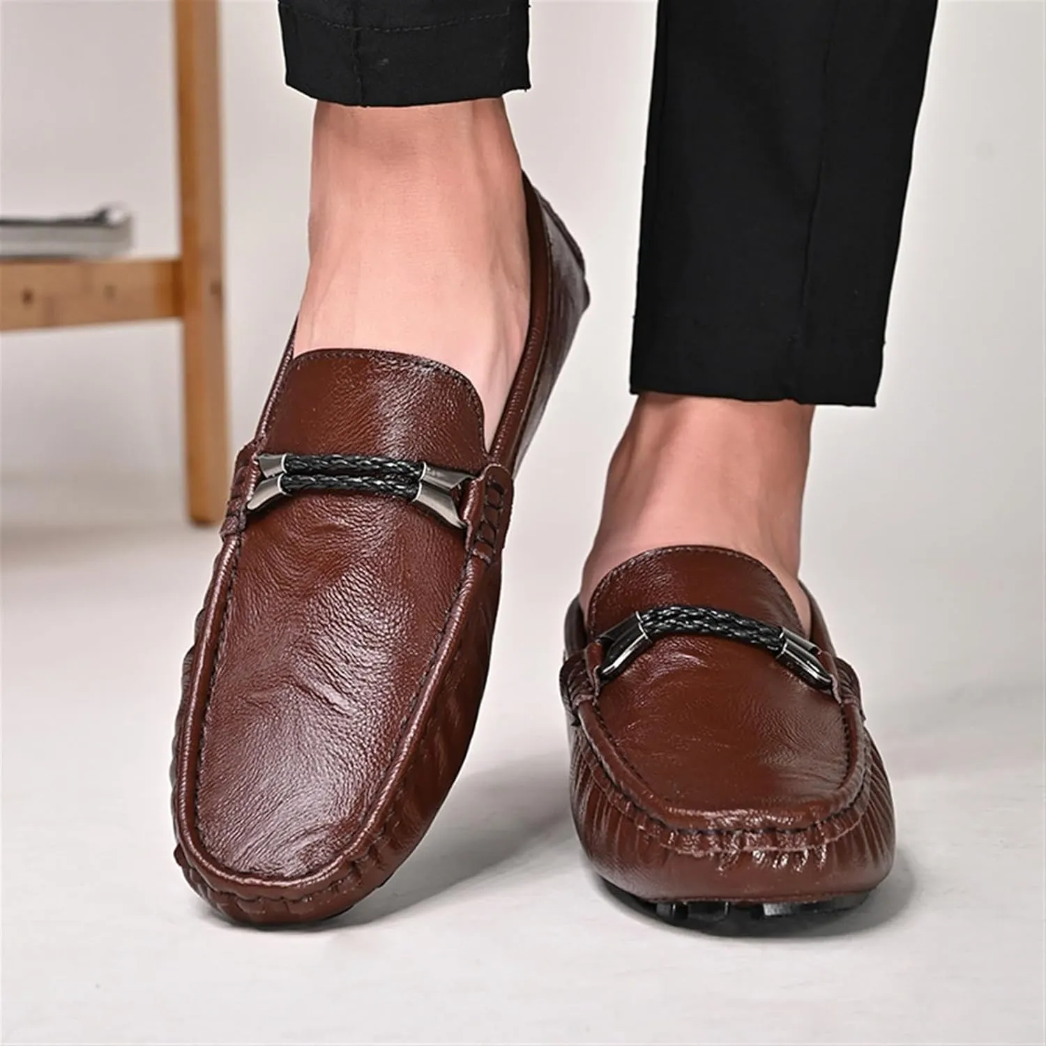 Men's Leather Loafers Business Casual Dress Shoes Comfortable Round Toe Walking Flat Shoes Breathable Slip On Driving Boat Shoes for Men