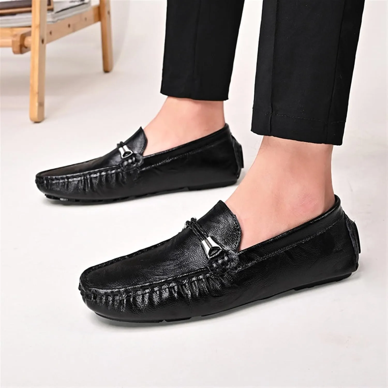 Men's Leather Loafers Business Casual Dress Shoes Comfortable Round Toe Walking Flat Shoes Breathable Slip On Driving Boat Shoes for Men