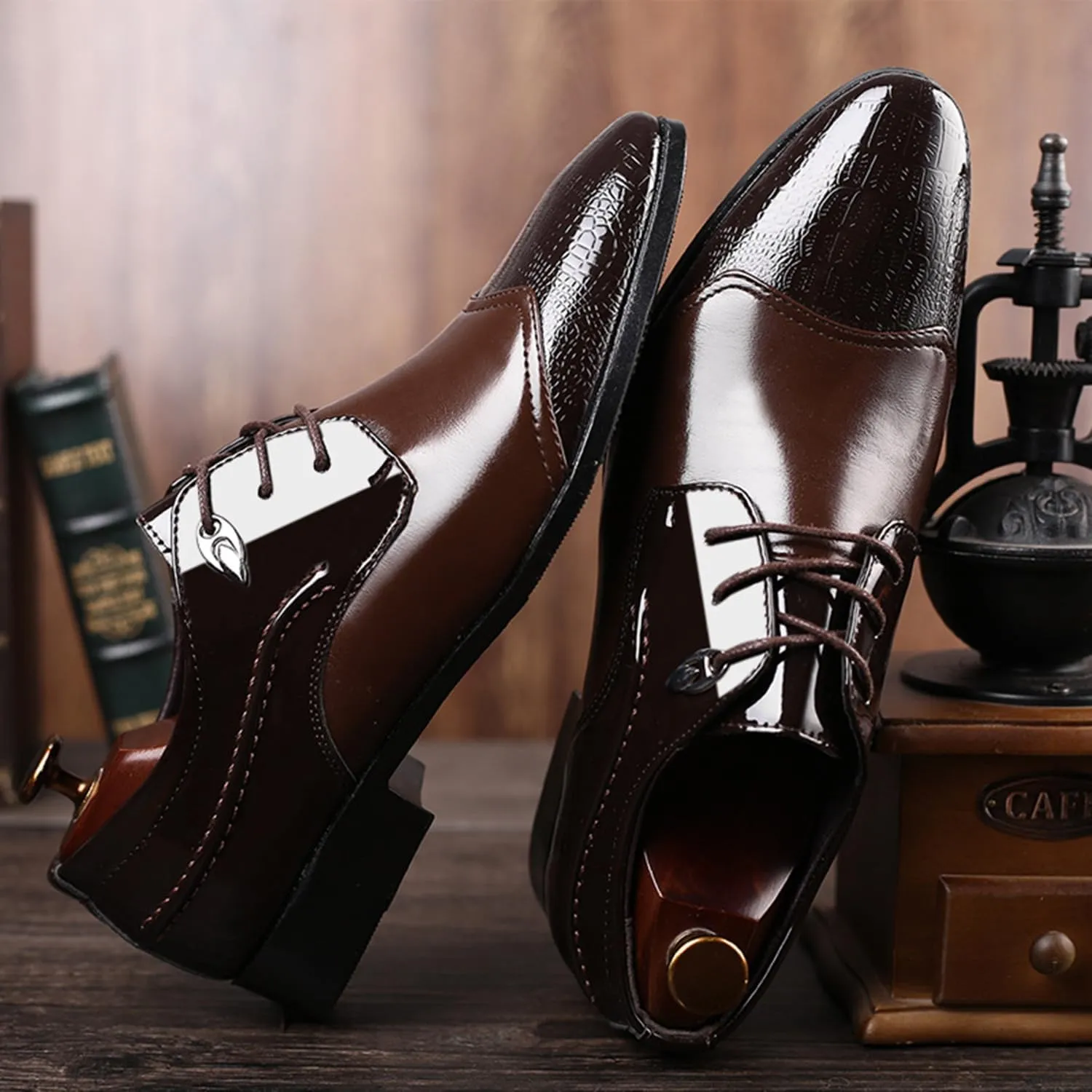 Men's Oxfords Fashion Patchwork Patent Leather Pointed Toe Shoes Formal Business Derbys Office Work Dress Shoes