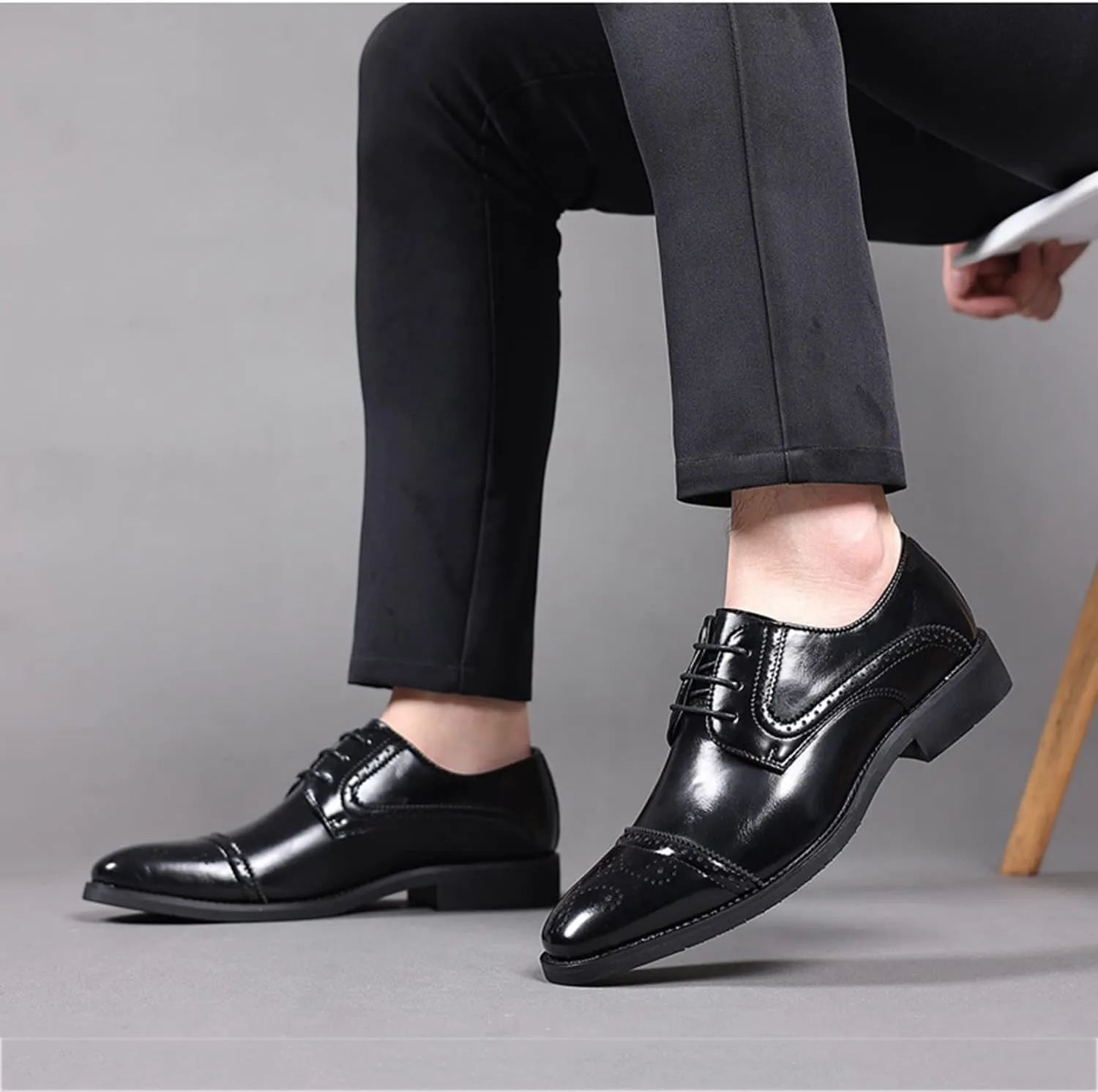 Men's Oxfords Lace Up Casual Dress Shoes Classic Brogue Derbys Formal Modern Business Shoes for Office Work