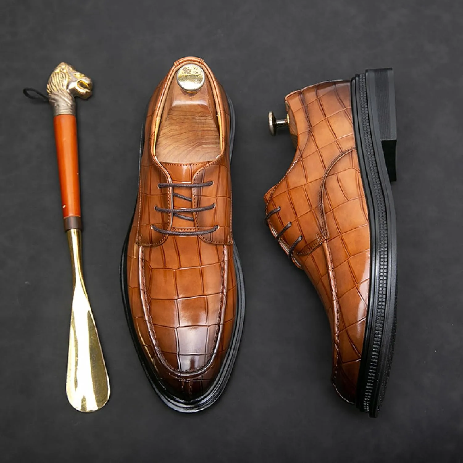 Men's Patent Leather Brogue Oxfords Fashion Comfortable Pointed Toe Lace-up Wingtips Dress Wedding Business Derbys Shoes