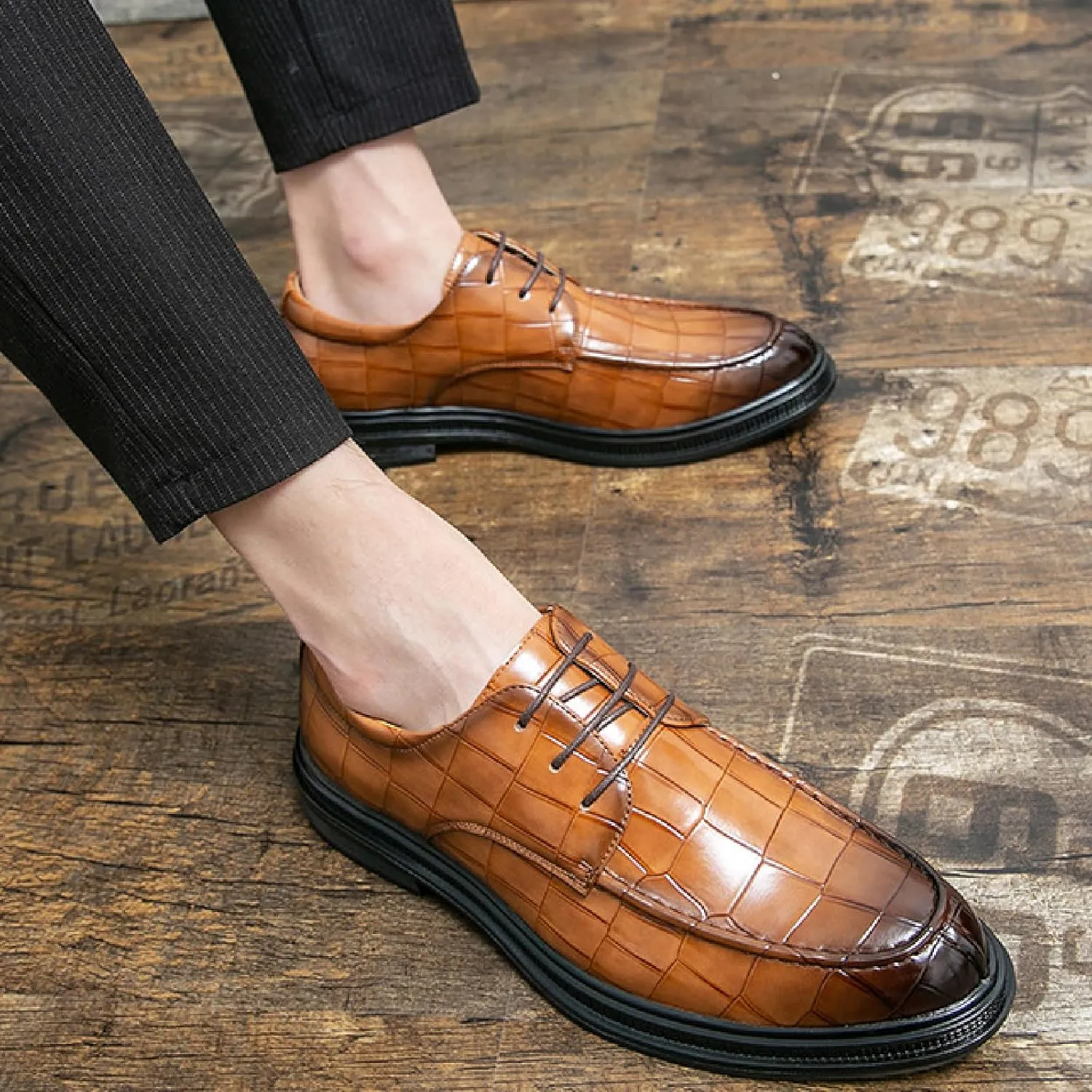 Men's Patent Leather Brogue Oxfords Fashion Comfortable Pointed Toe Lace-up Wingtips Dress Wedding Business Derbys Shoes