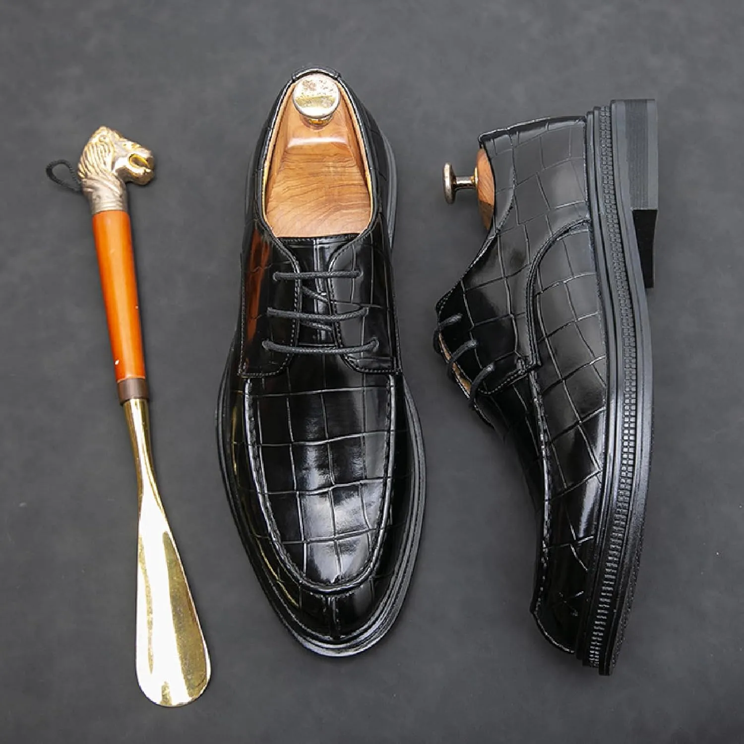 Men's Patent Leather Brogue Oxfords Fashion Comfortable Pointed Toe Lace-up Wingtips Dress Wedding Business Derbys Shoes