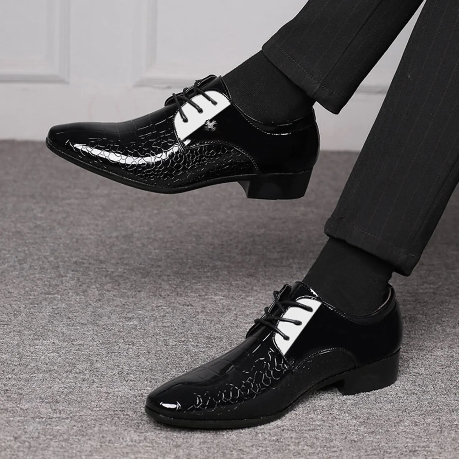 Men's Patent Leather Oxford Formal Business Dress Shoes Lace Up Derby Shoes Pointed Toe Shiny Flat Suit Tuxedo Shoes
