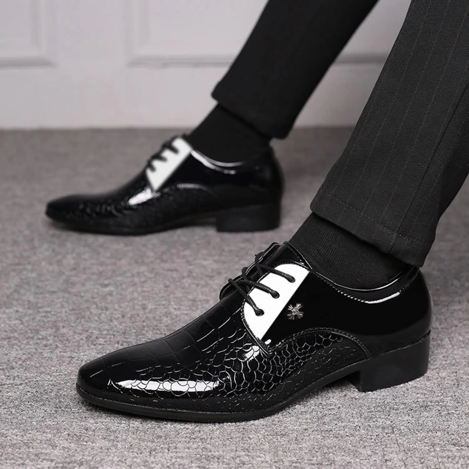 Men's Patent Leather Oxford Formal Business Dress Shoes Lace Up Derby Shoes Pointed Toe Shiny Flat Suit Tuxedo Shoes