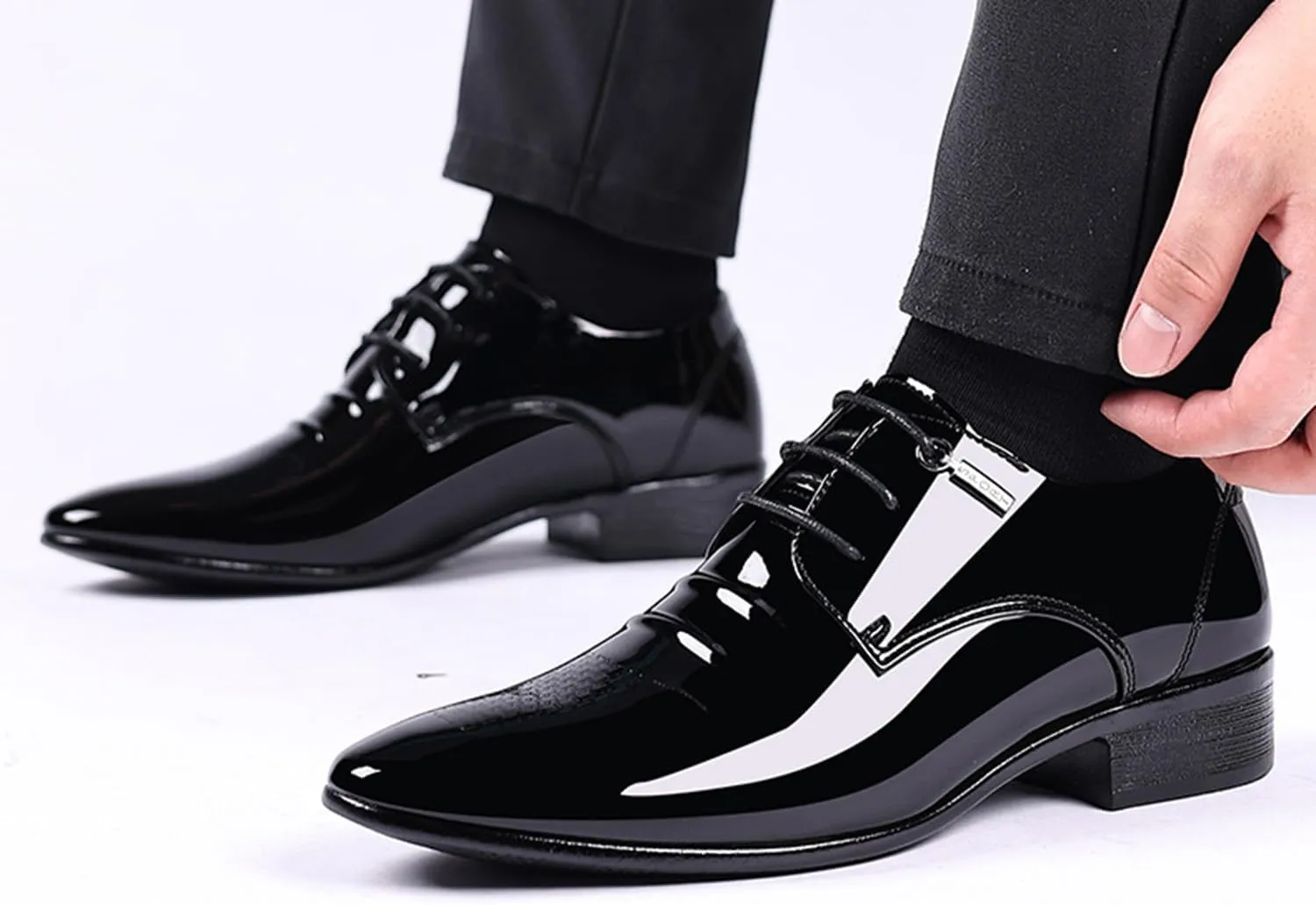 Men's Patent Leather Tuxedo Dress Shoes Classic Oxfords Lace-up Formal Business Shoes for Office Work Daily