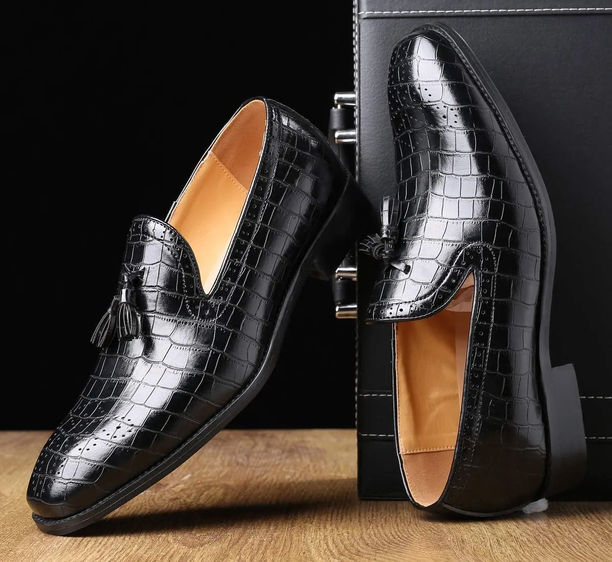 Mens Tassel Loafers Casual Shoes Loafers Men Slip On Fashion Wing Tip Pattern Oxford Shoes Formal Leather Shoes Business Work Casual Shoes for Men