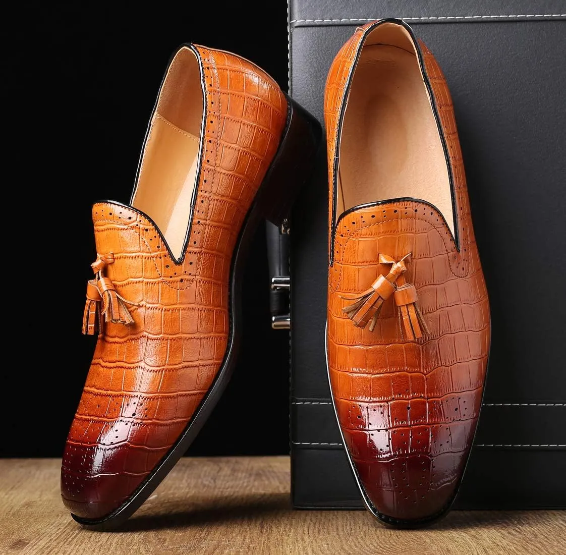 Mens Tassel Loafers Casual Shoes Loafers Men Slip On Fashion Wing Tip Pattern Oxford Shoes Formal Leather Shoes Business Work Casual Shoes for Men