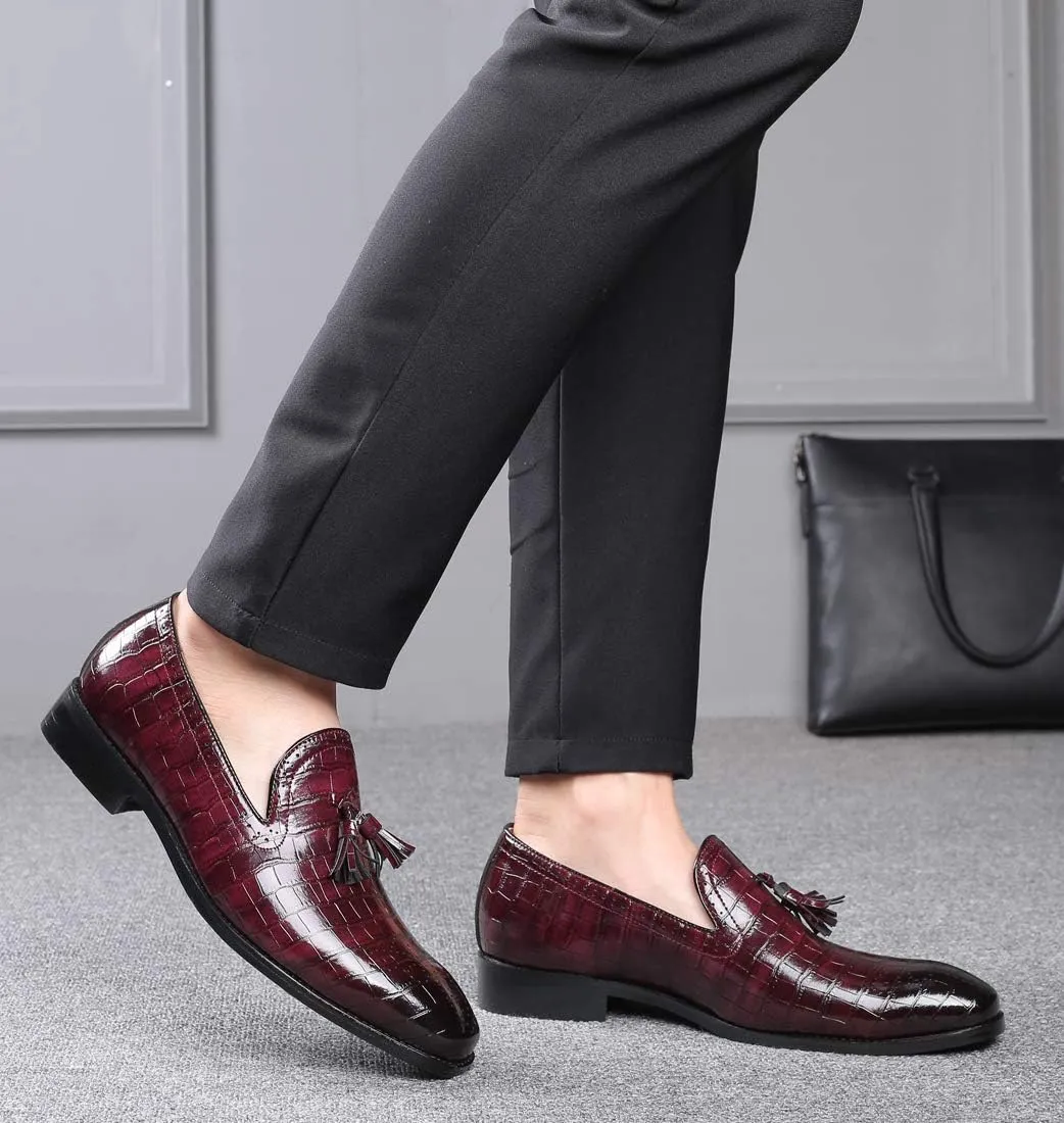 Mens Tassel Loafers Casual Shoes Loafers Men Slip On Fashion Wing Tip Pattern Oxford Shoes Formal Leather Shoes Business Work Casual Shoes for Men