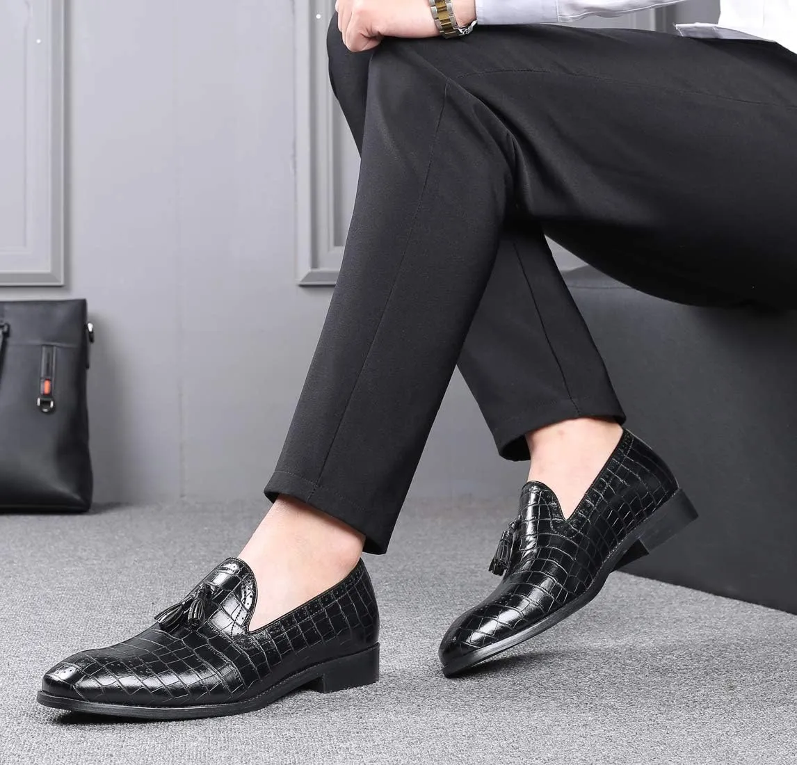 Mens Tassel Loafers Casual Shoes Loafers Men Slip On Fashion Wing Tip Pattern Oxford Shoes Formal Leather Shoes Business Work Casual Shoes for Men
