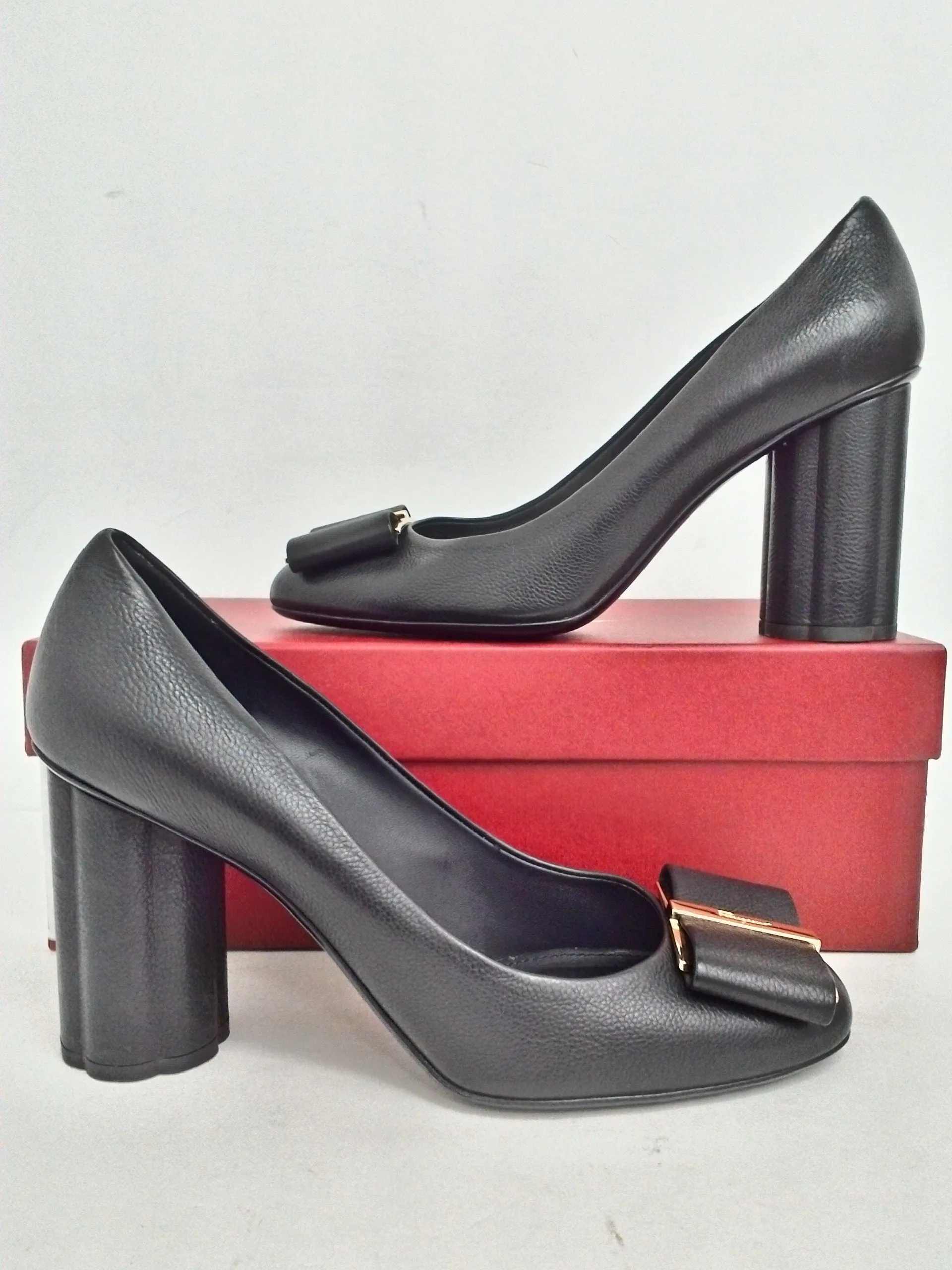 Salvatore Ferragamo Women's Capua Black Heels Size 9 B