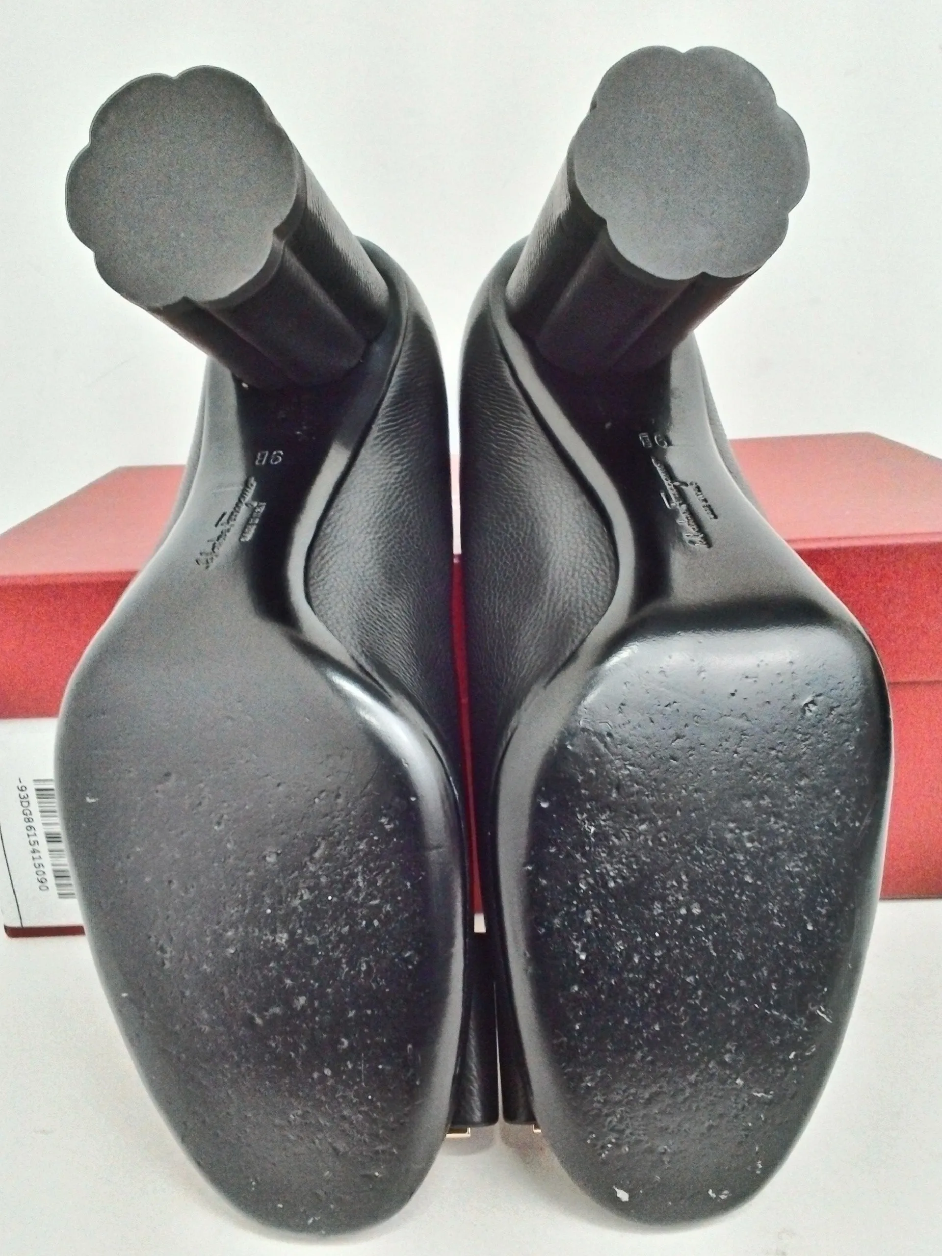 Salvatore Ferragamo Women's Capua Black Heels Size 9 B