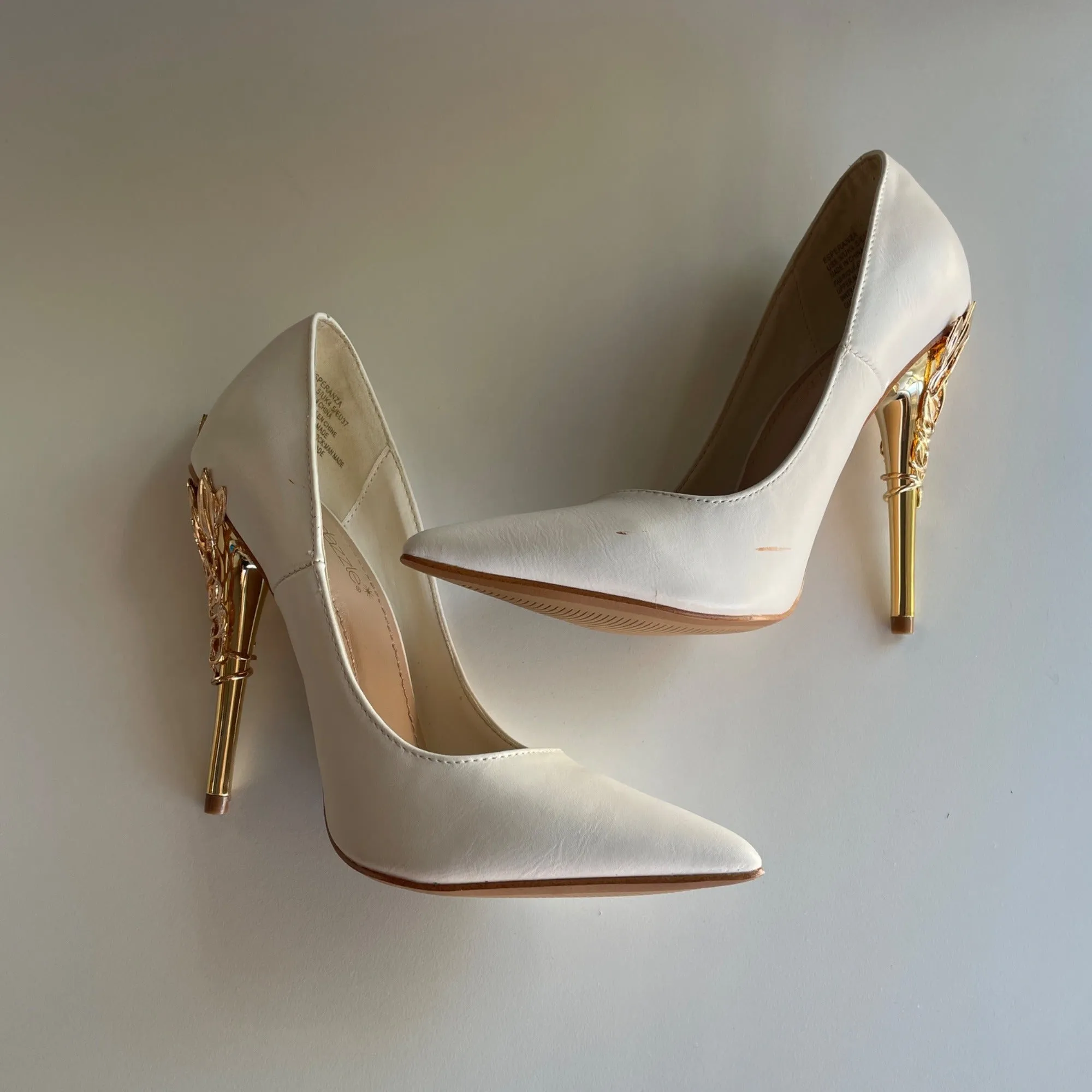 Shoe Dazzle "Esperanza" Glam Pumps White Gold Closed Pointed Toes Heels Size 6.5
