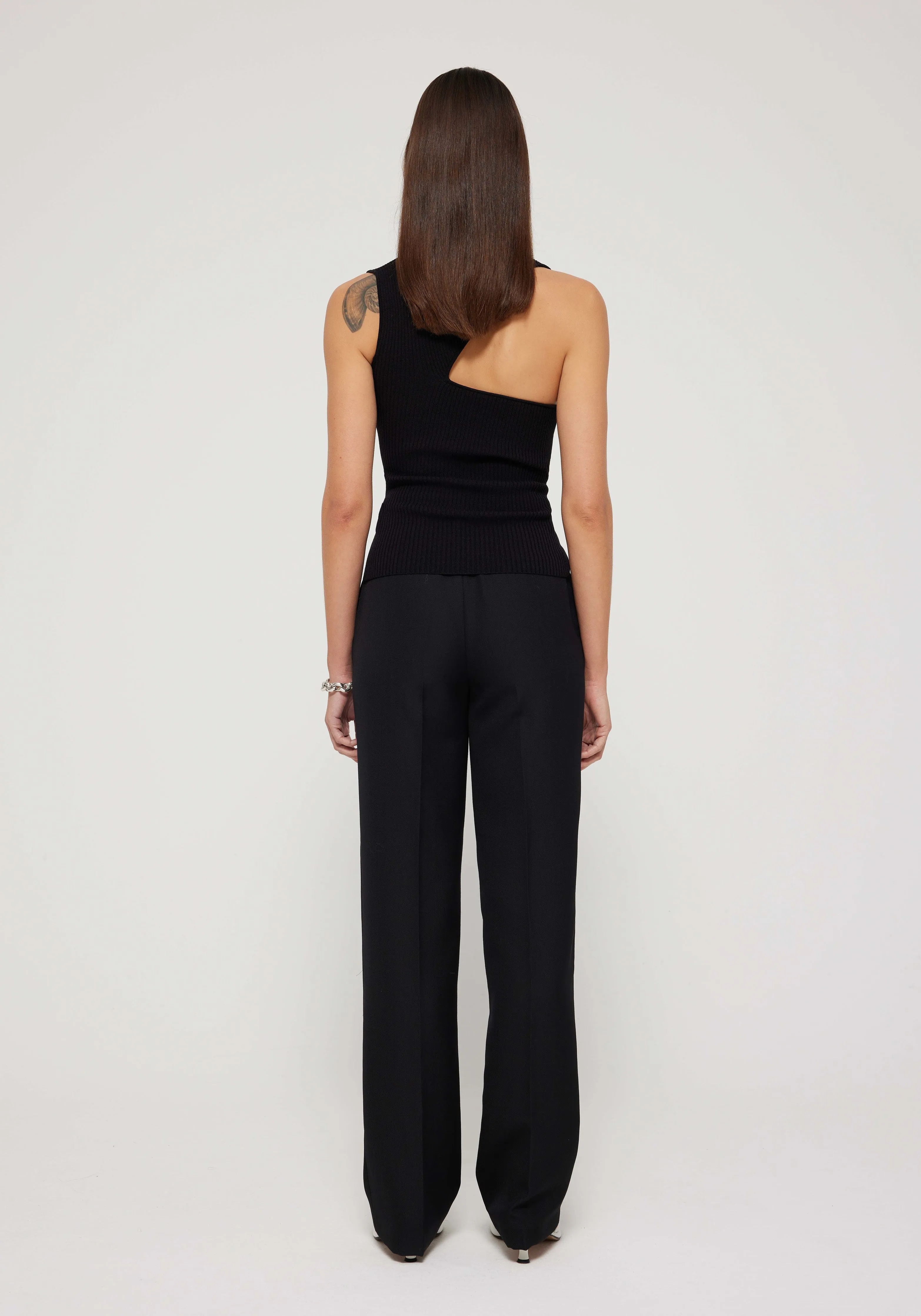SLANTED NECKLINE TANKTOP