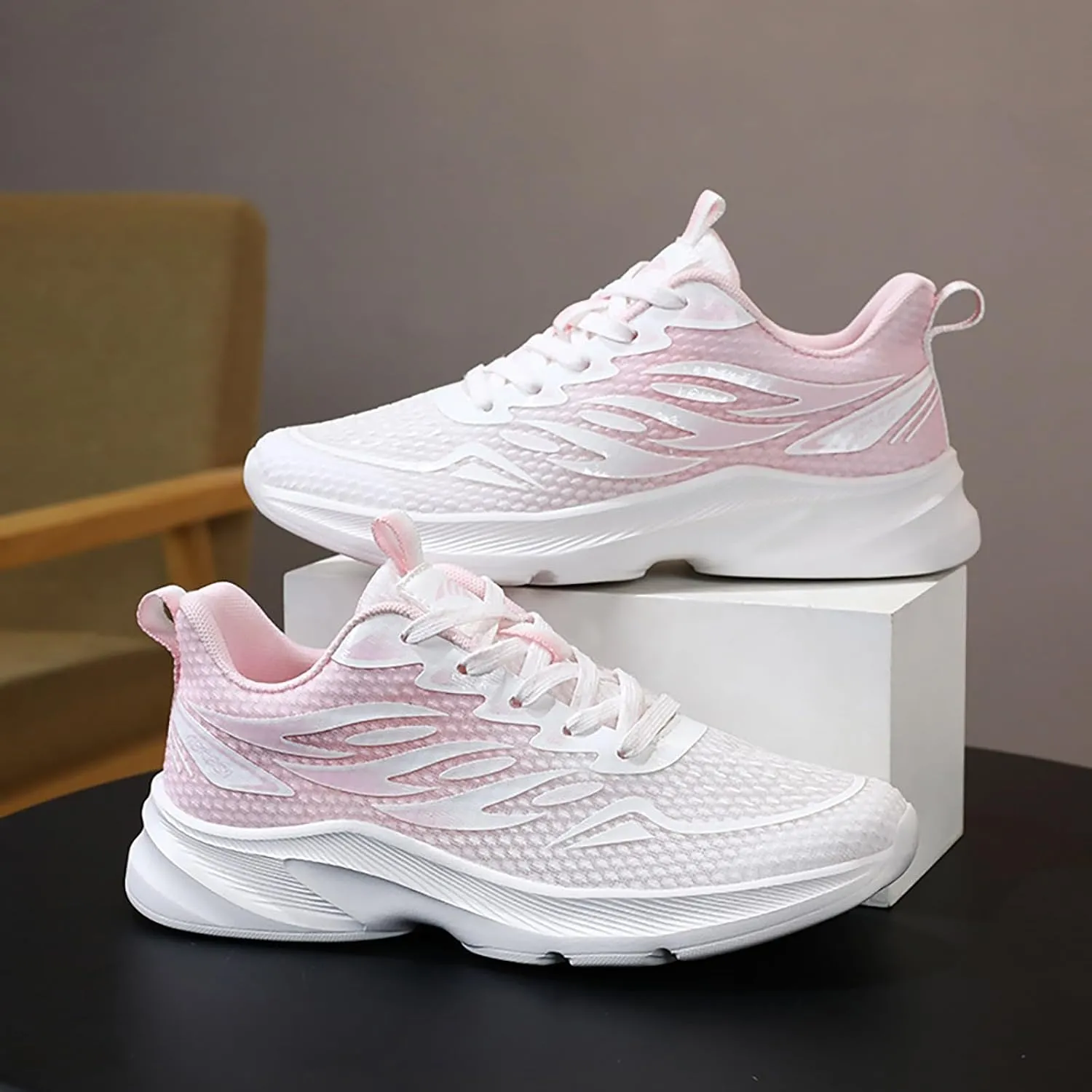 Sneakers for Women Mesh Breathable Running Shoes Lace Up Padded Sneakers Waterproof Low Top Walking Shoes