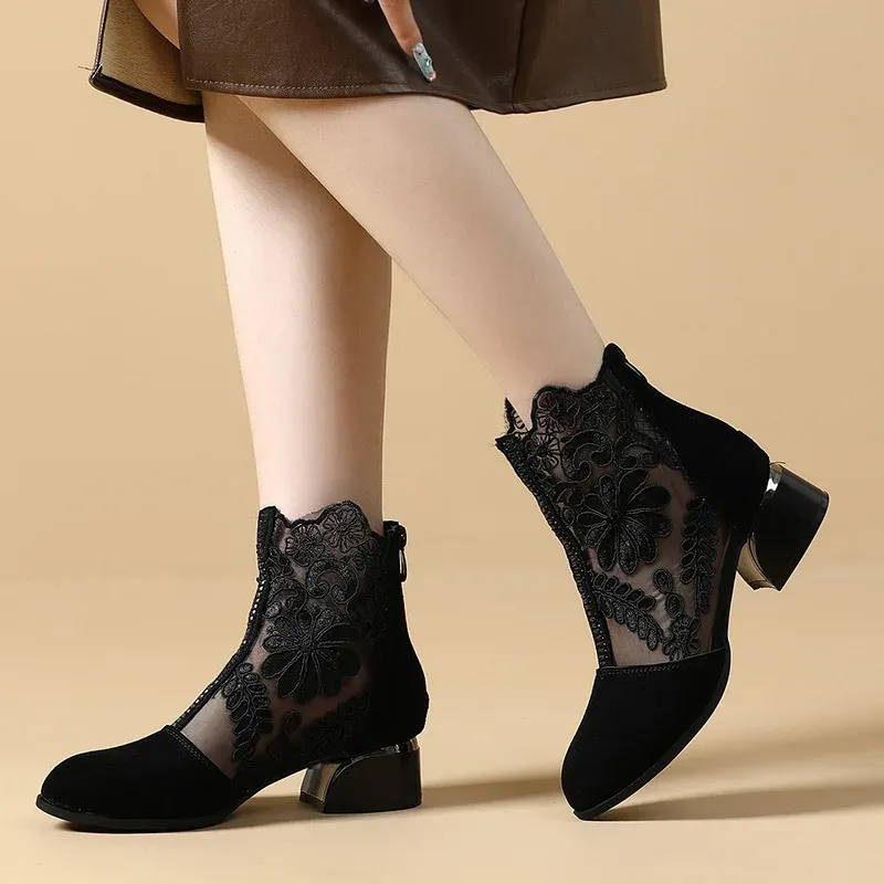 USS Shoes Mileidy Women's Square Heel Round Toe Ankle Boots