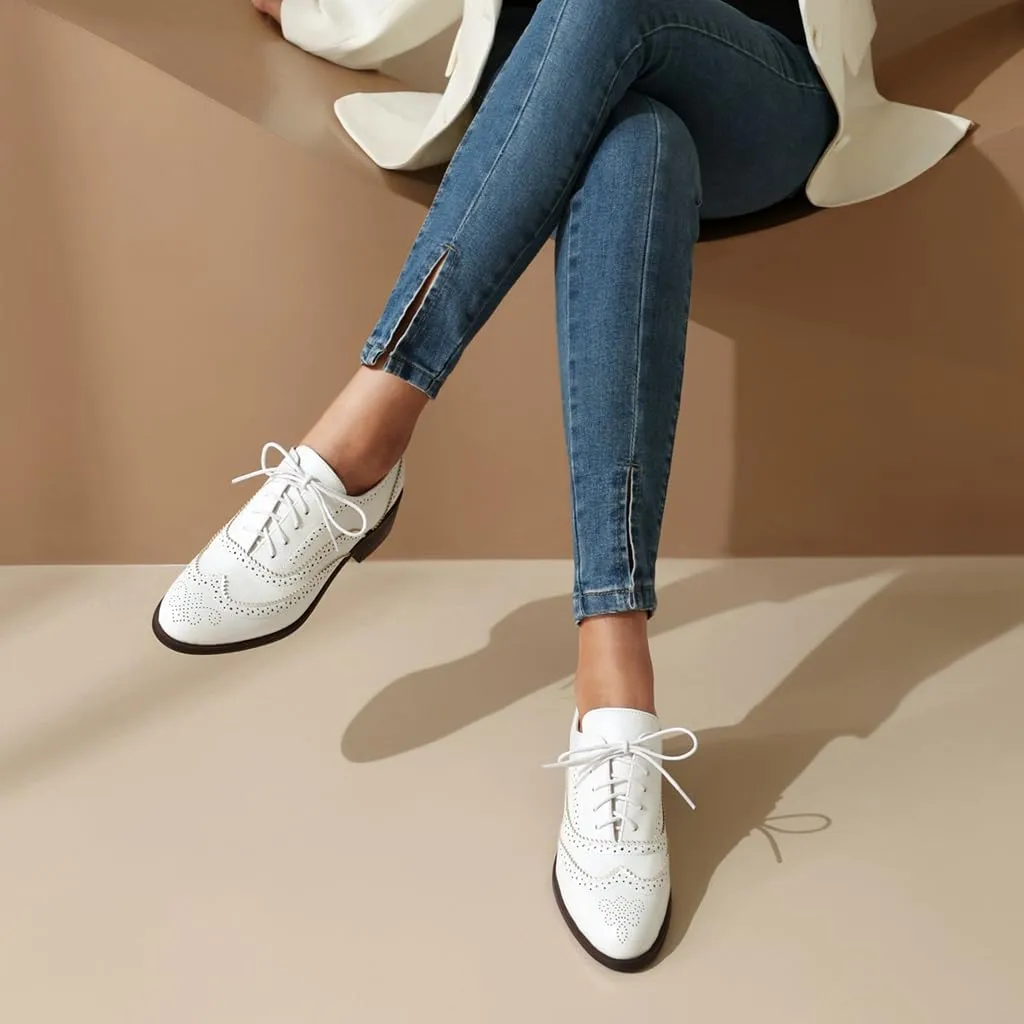 Women's Flat Saddle Oxford Shoes Two Toned Wingtip Perforated Lace Up Low Heel School Uniform Oxfords Brogues