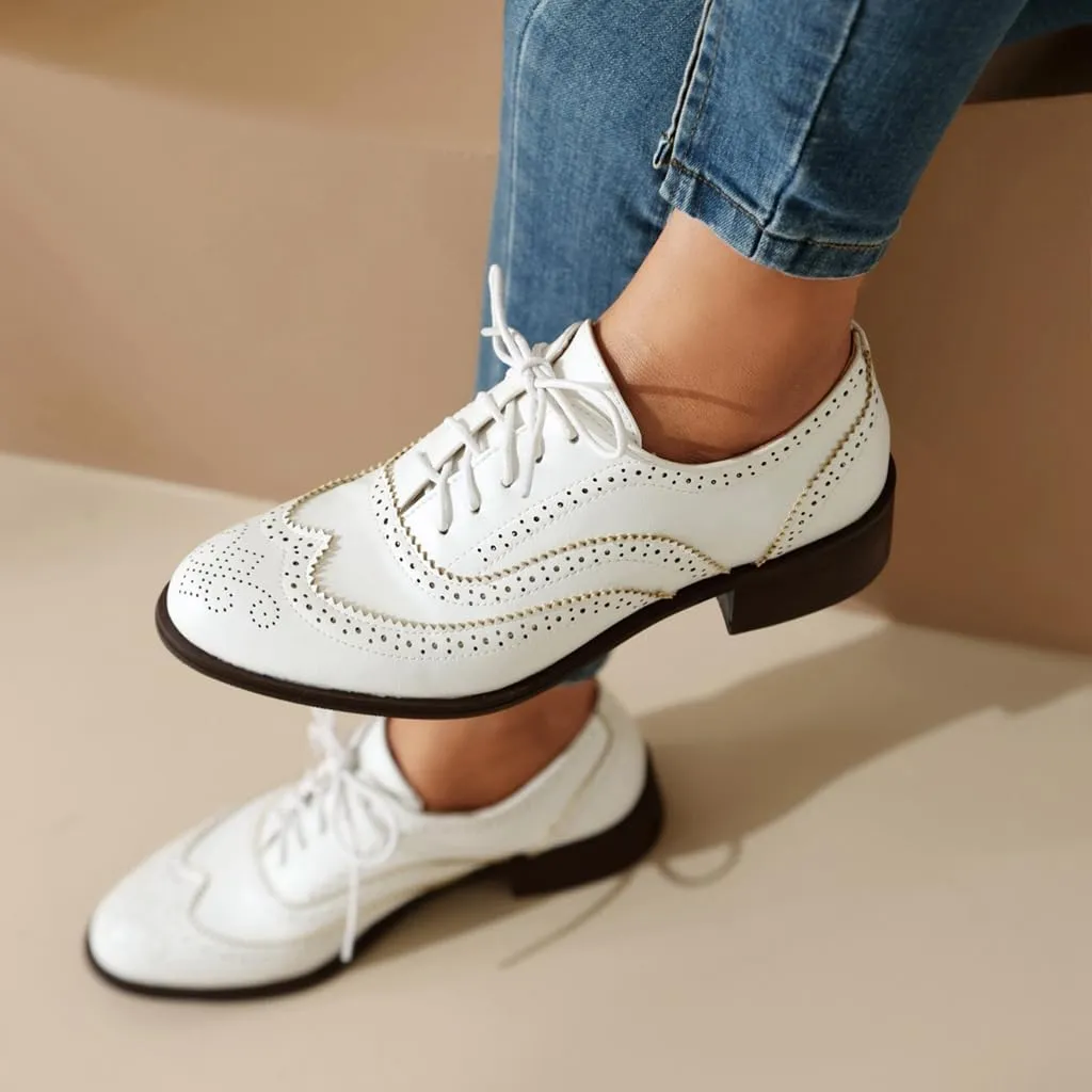 Women's Flat Saddle Oxford Shoes Two Toned Wingtip Perforated Lace Up Low Heel School Uniform Oxfords Brogues