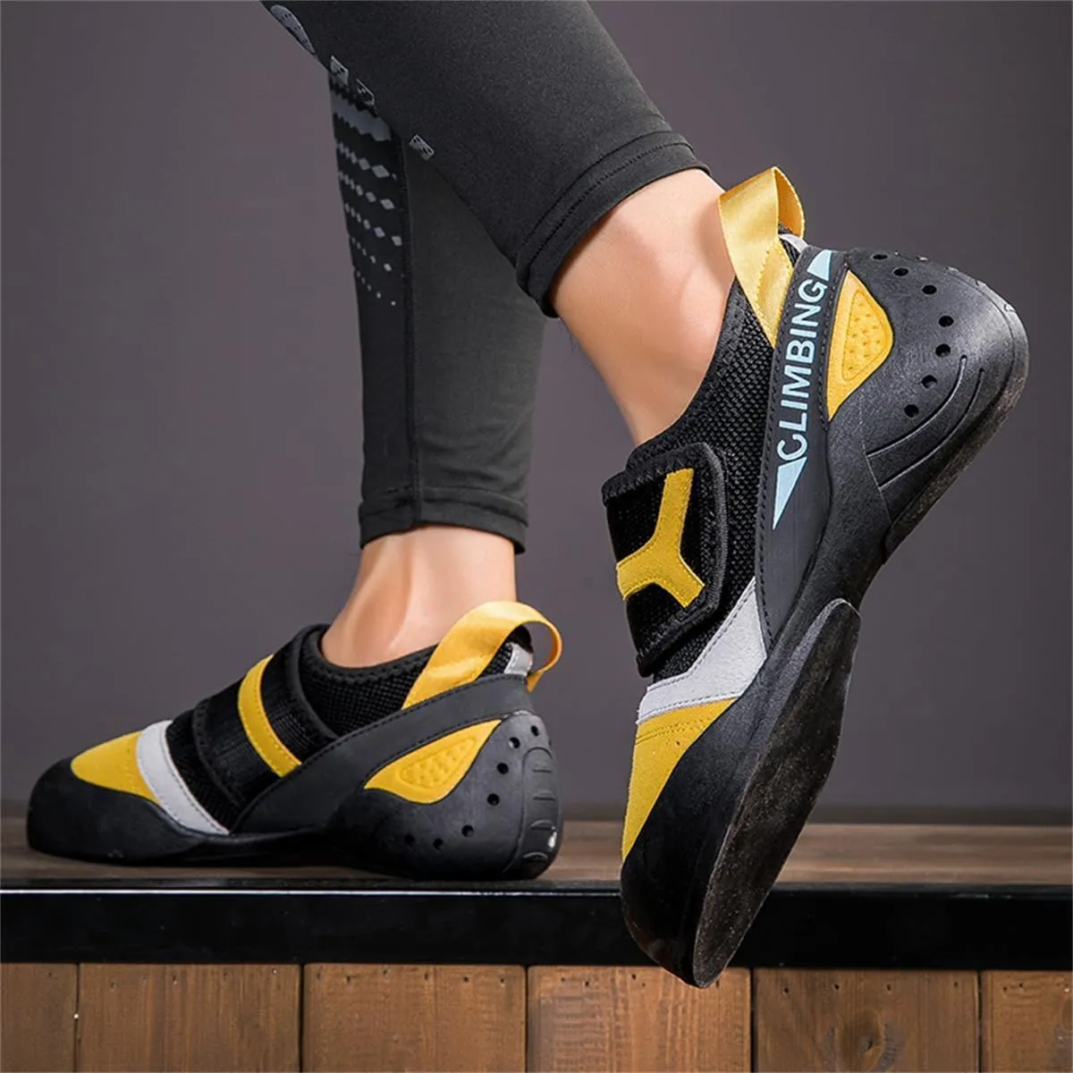 Women's Rock Climbing Shoes Breathable Ladies Kids Indoor Climbing Trainers Non Slip Wall Bouldering Sneakers for Gym Sports