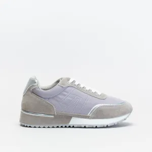 Women's Unreal Classic Retro Sneaker _ 147128