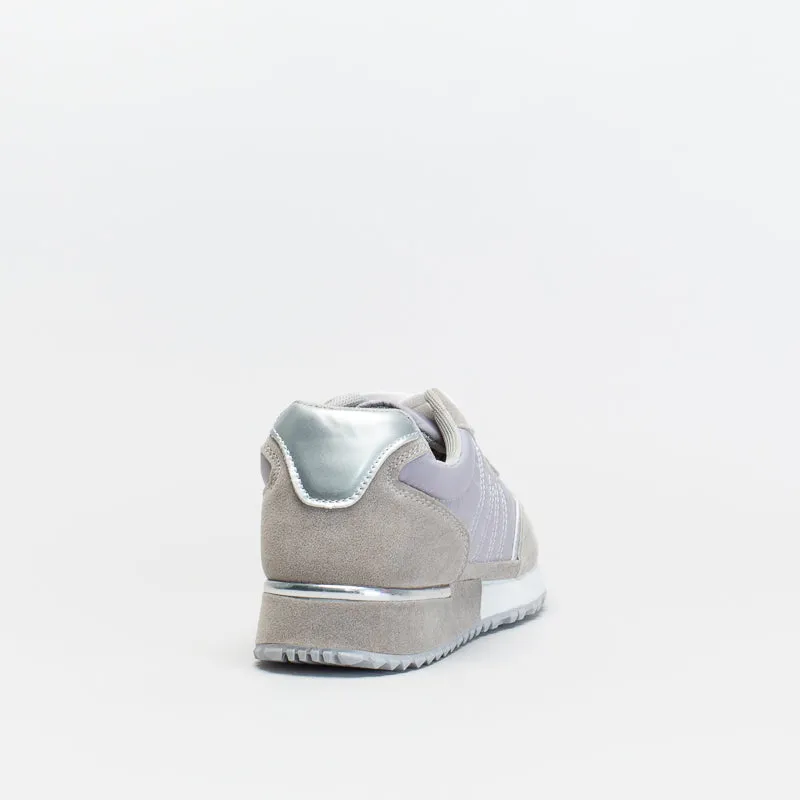 Women's Unreal Classic Retro Sneaker _ 147128