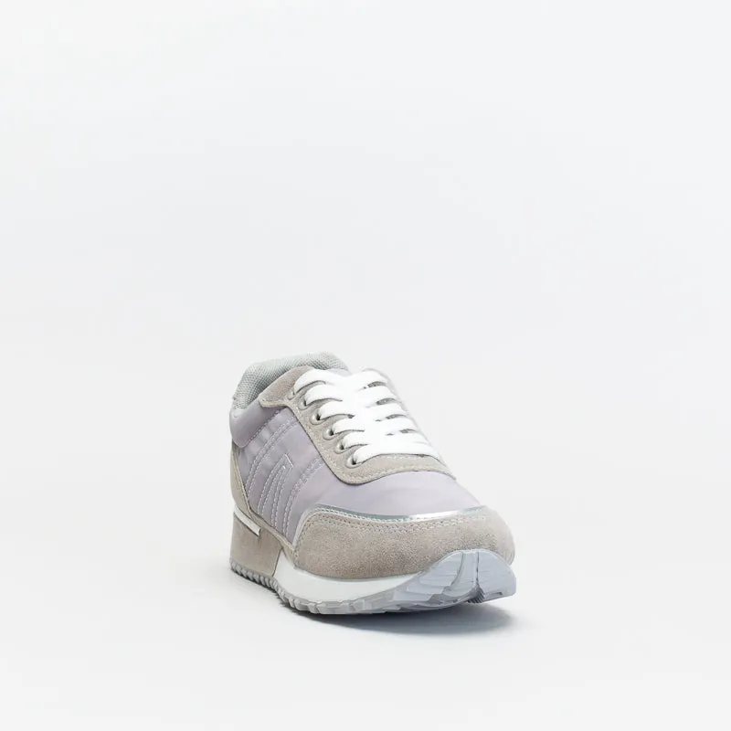 Women's Unreal Classic Retro Sneaker _ 147128
